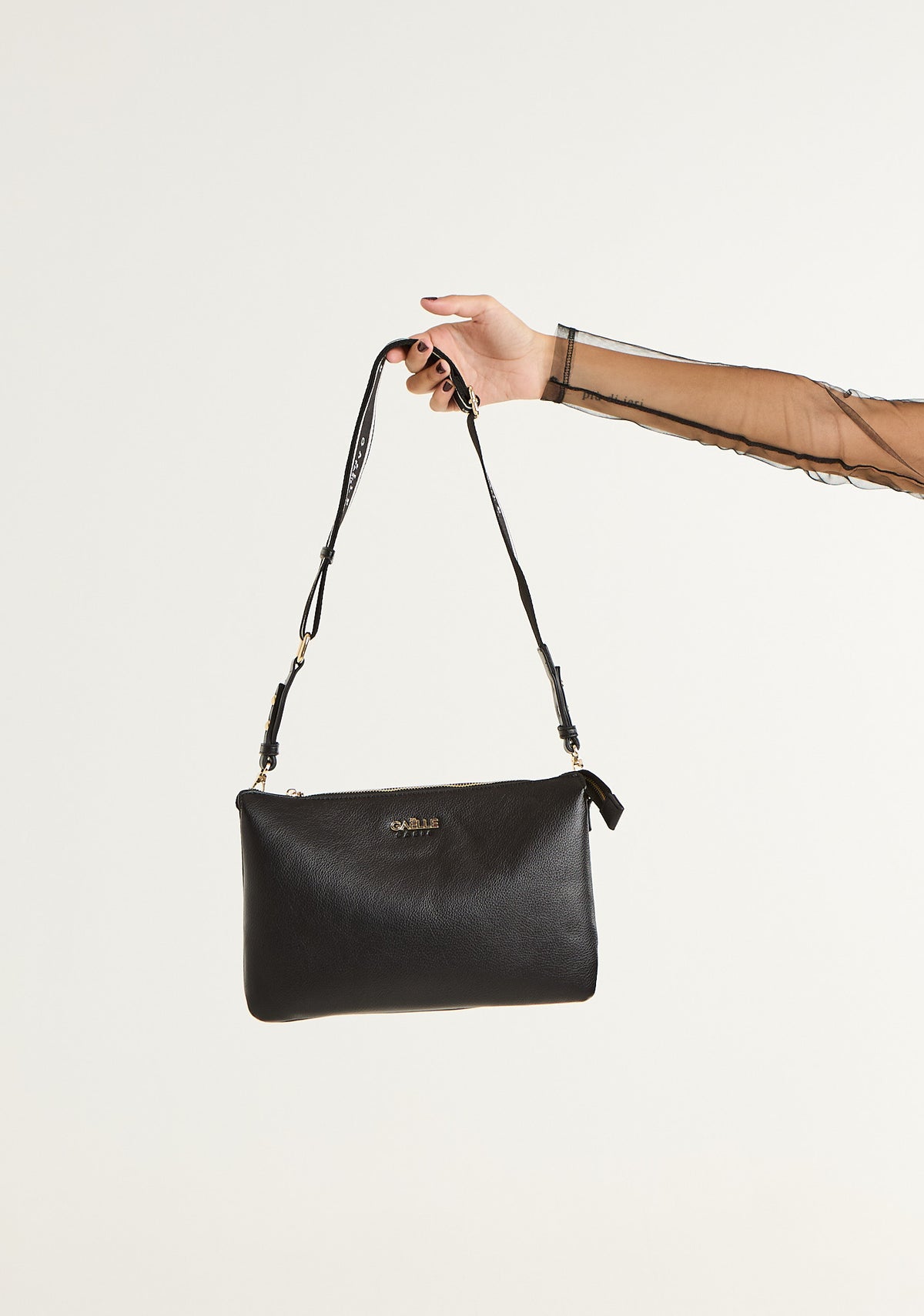 Pochette con tracolla logata