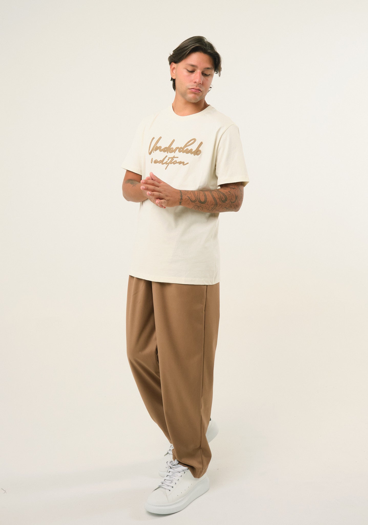 T-shirt con logo ricamato