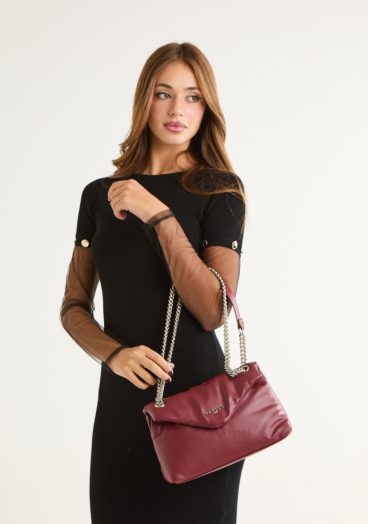 Borsa regular puffer con patta logata