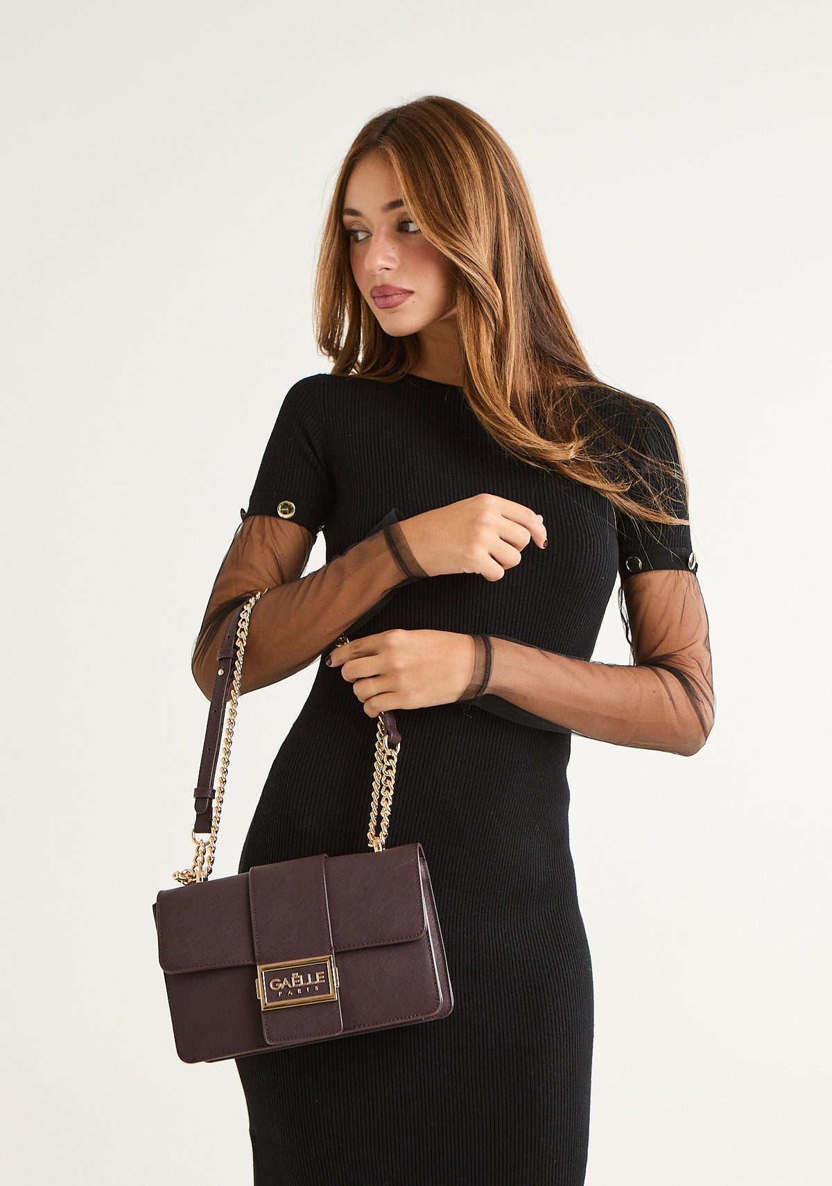 Borsa regular con patta logata in saffiano