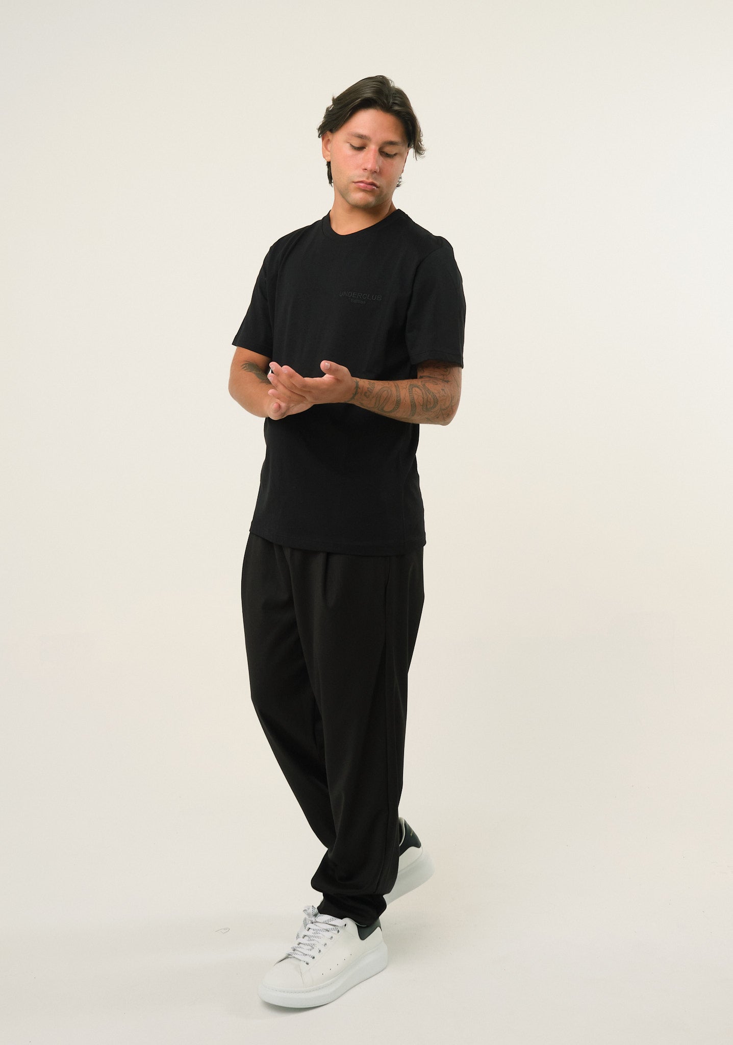 T-shirt con logo ricamato laterale