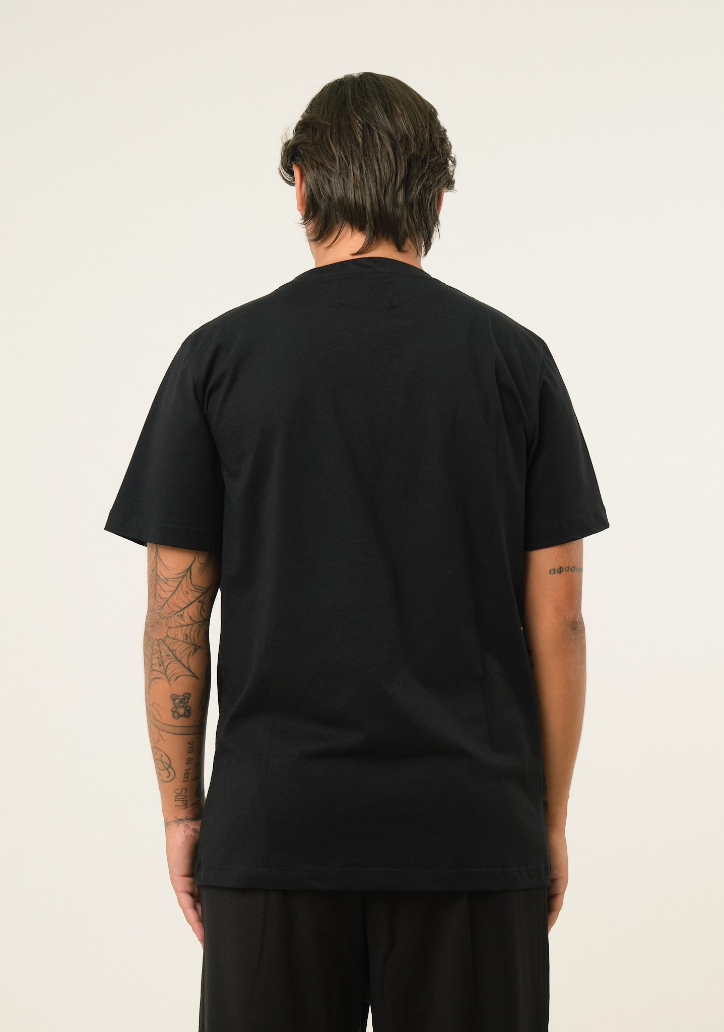 T-shirt con logo ricamato