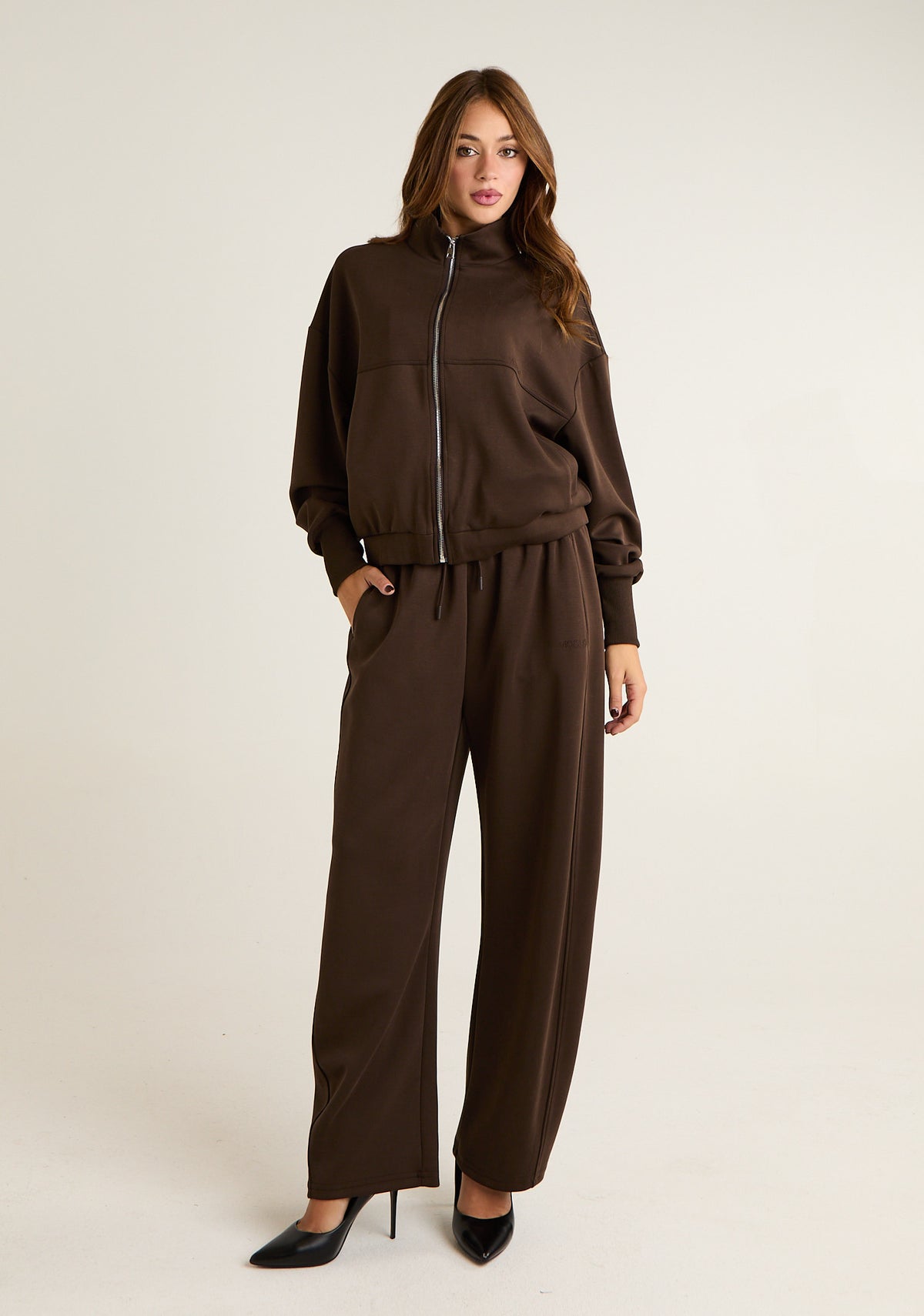Pantalone tuta a gambe dritte