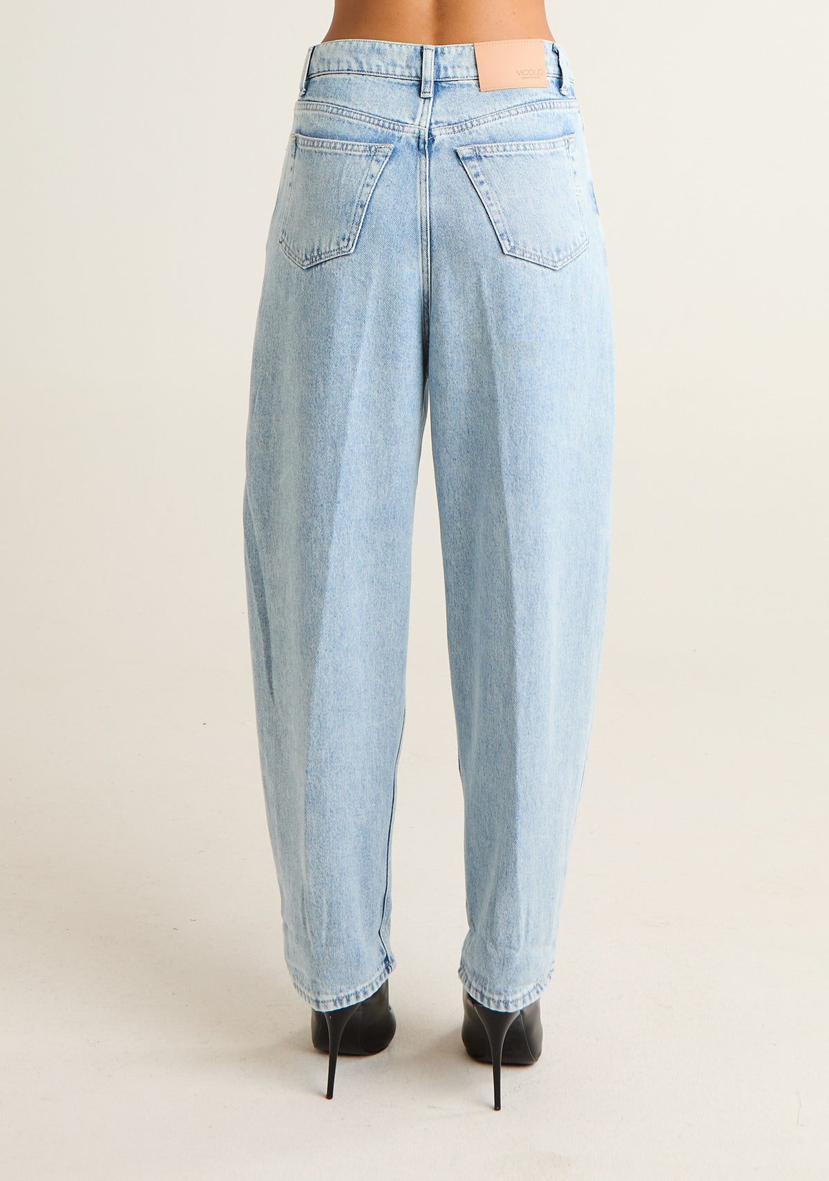 Jeans barrel a lavaggio chiaro