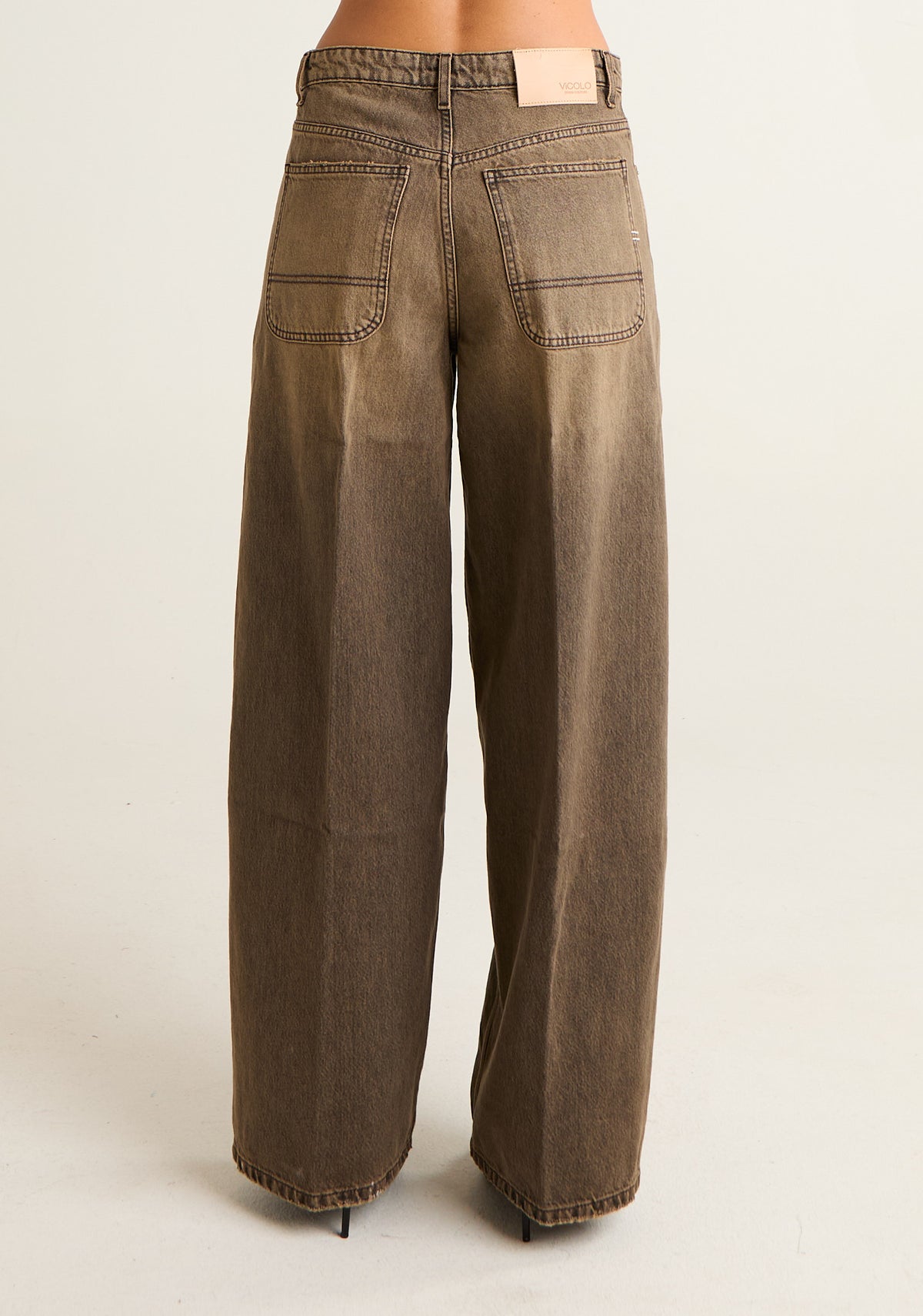 Jeans palazzo con sabbiatura