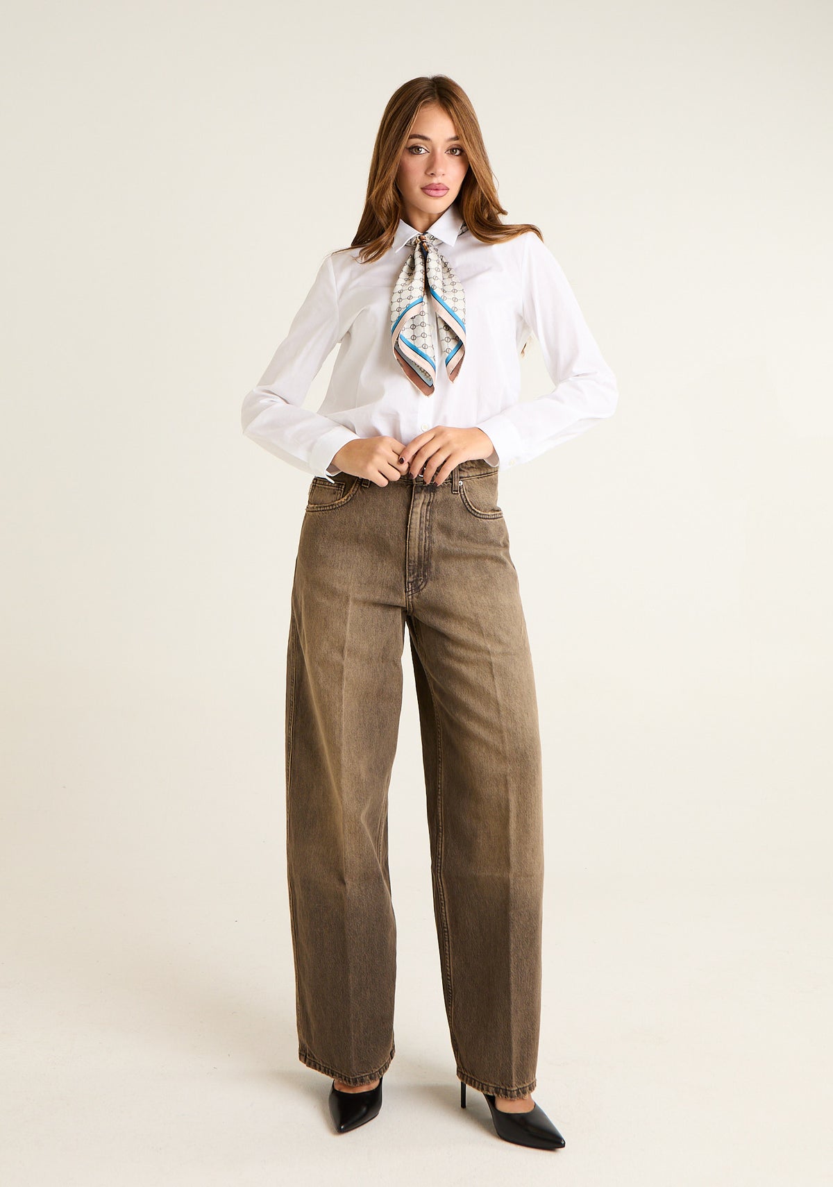 Jeans palazzo con sabbiatura