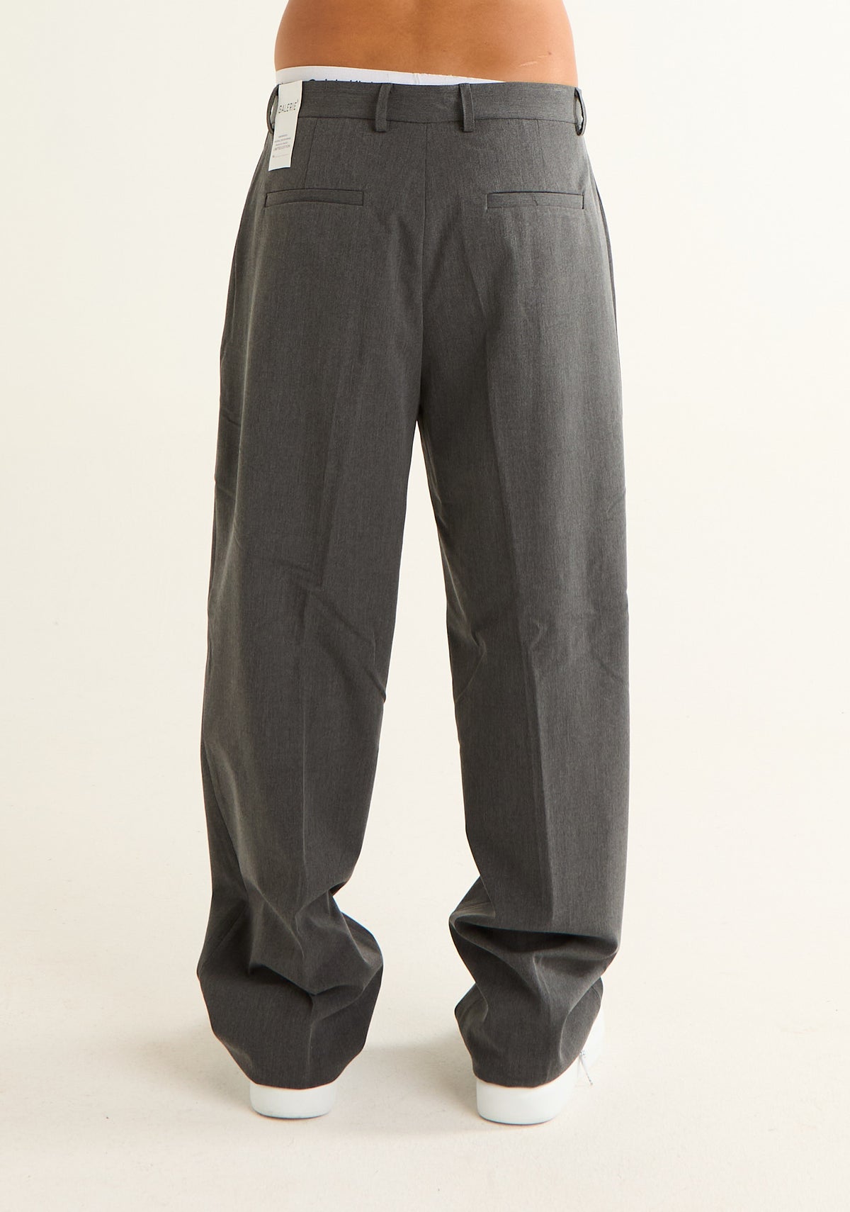 Pantalone sartoriale a gambe morbide