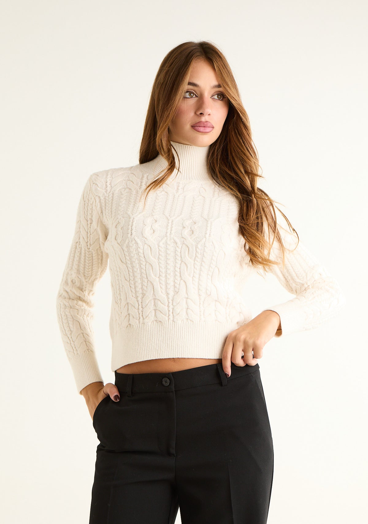 Maglia con lavorazione geometrica