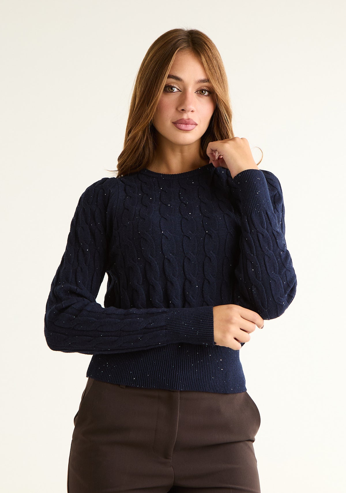 Maglia girocollo con lavorazione geometrica