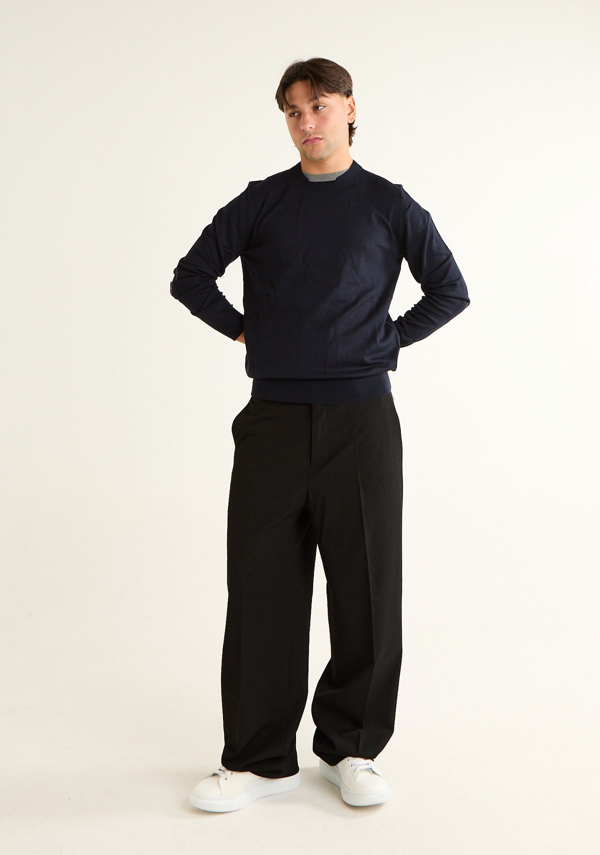Maglia paricollo con toppe