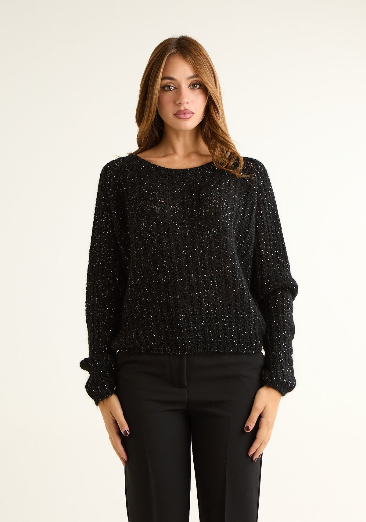 Maglia girocollo con applicazioni
