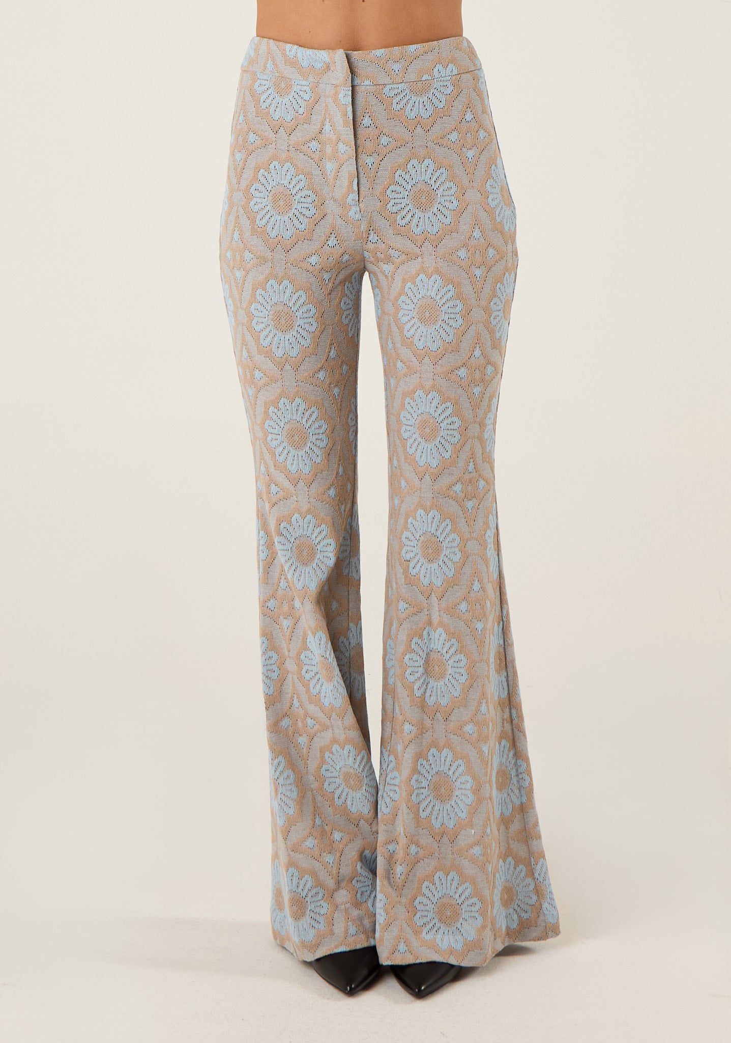 Pantalone a zampa in maglia