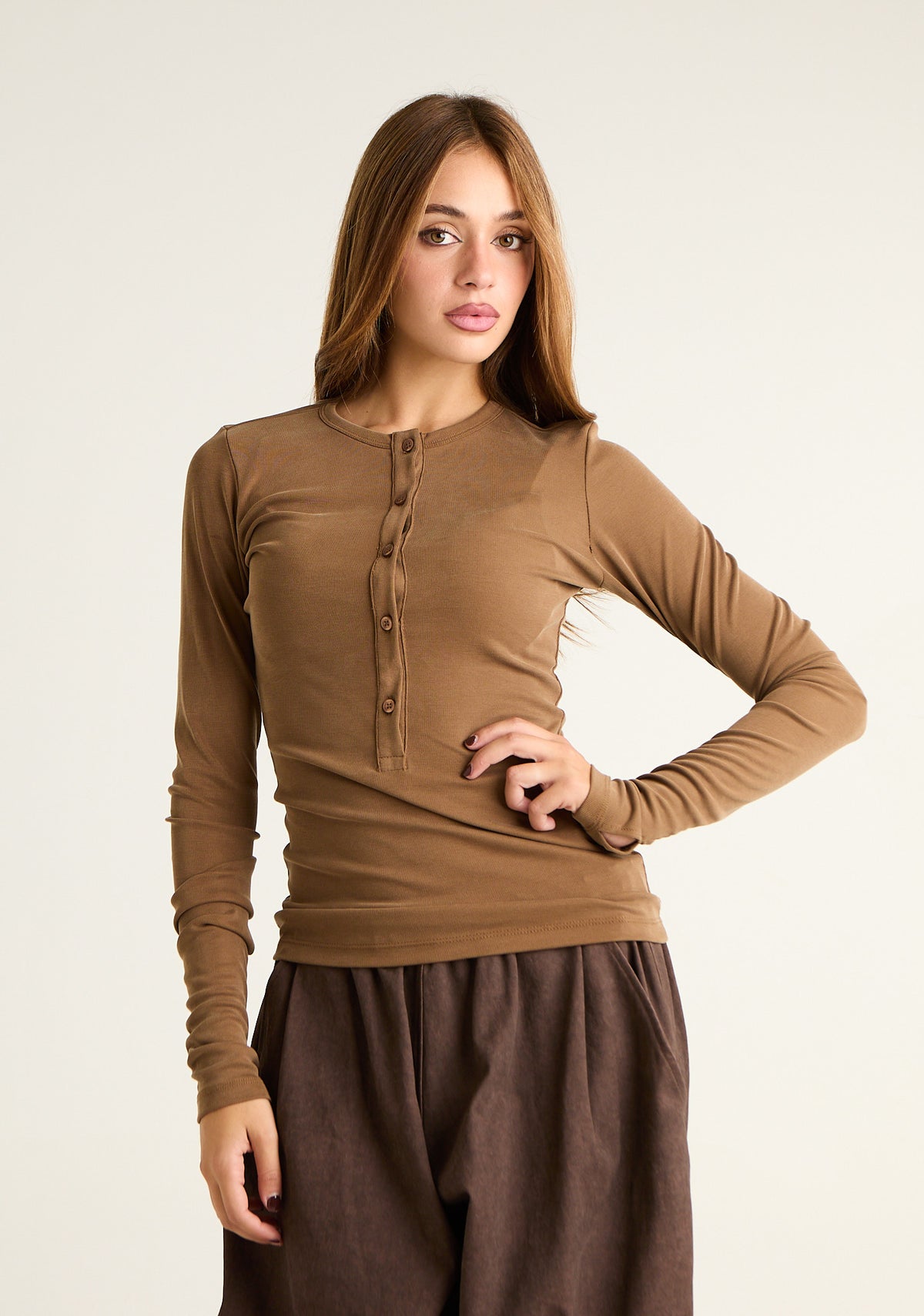 Maglia con scollo serafino
