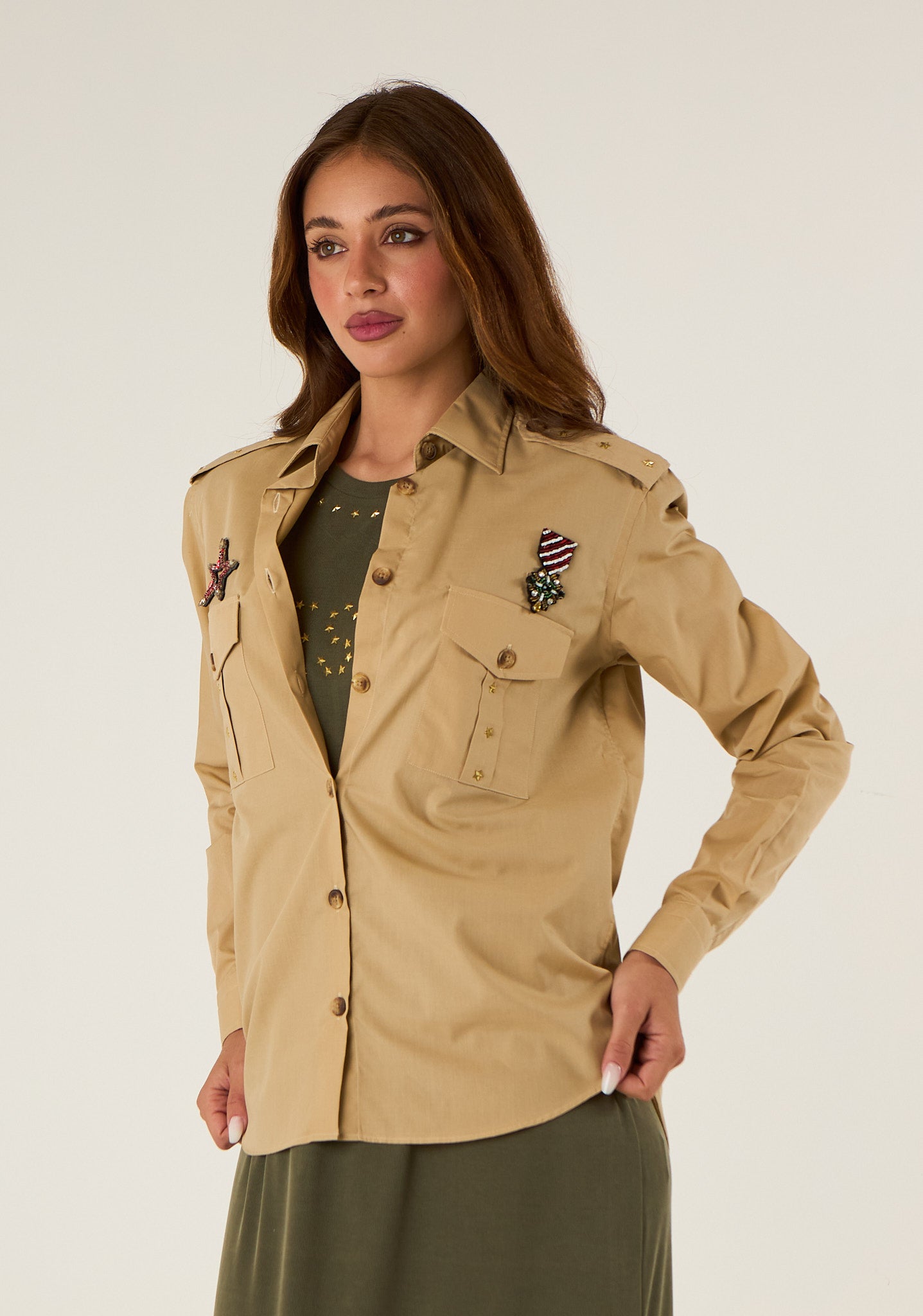 Camicia con applicazioni military