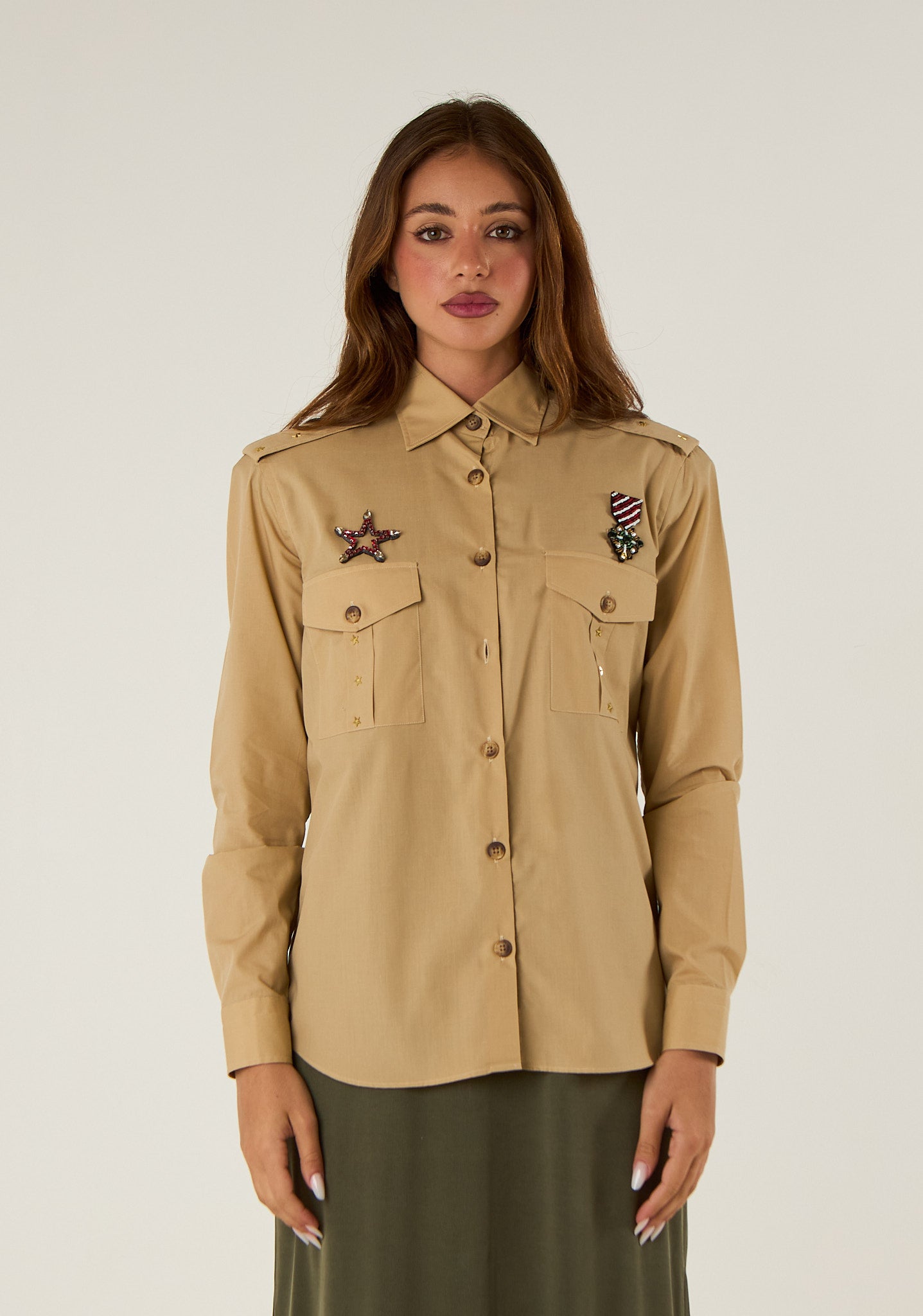 Camicia con applicazioni military