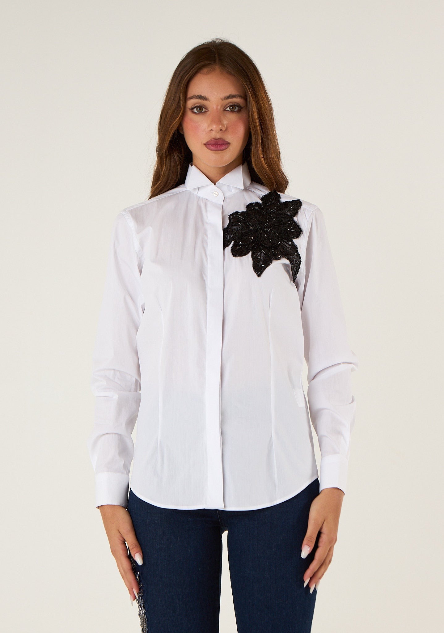 Camicia con applicazione laterale
