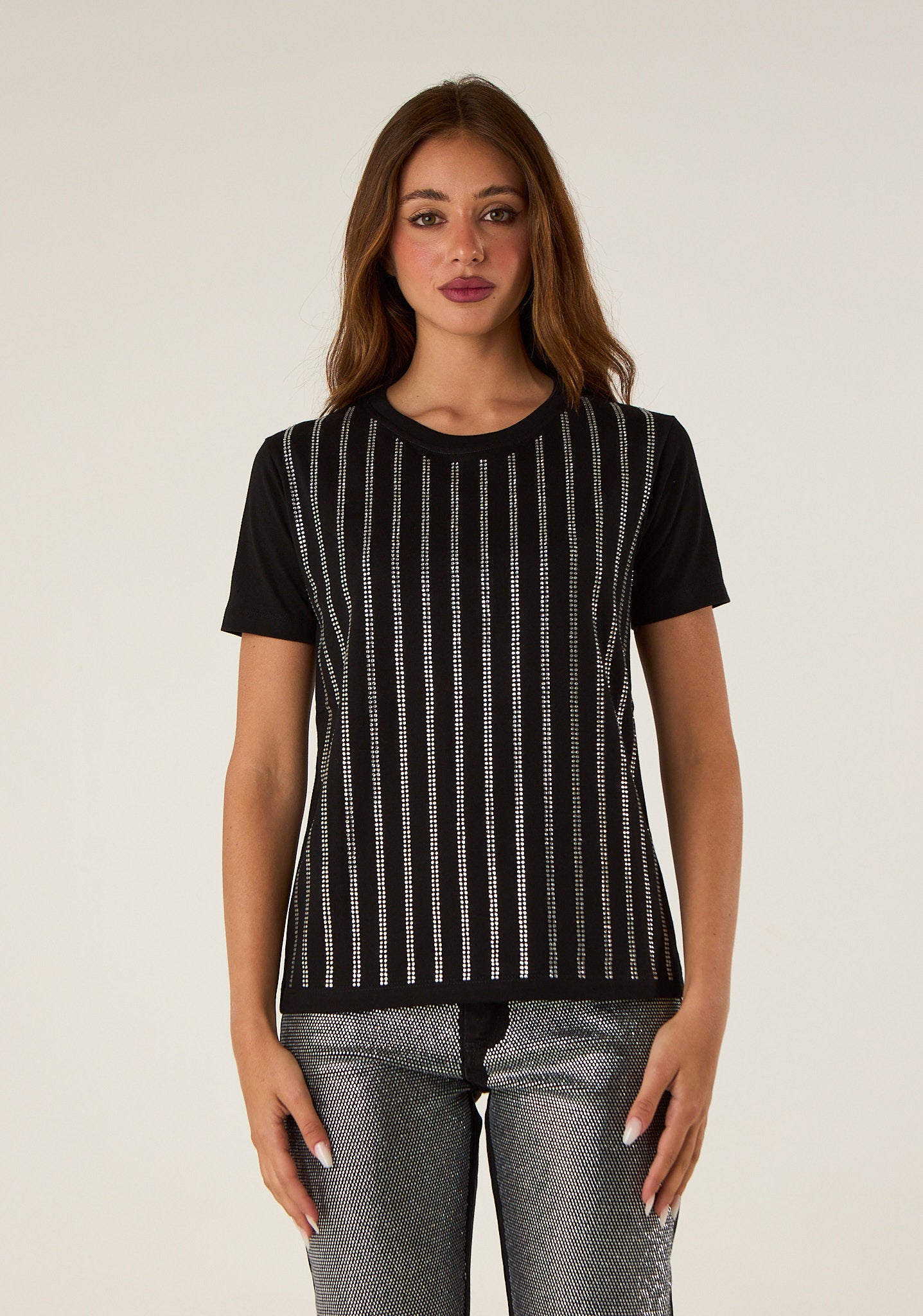 T-shirt con applicazioni a righe