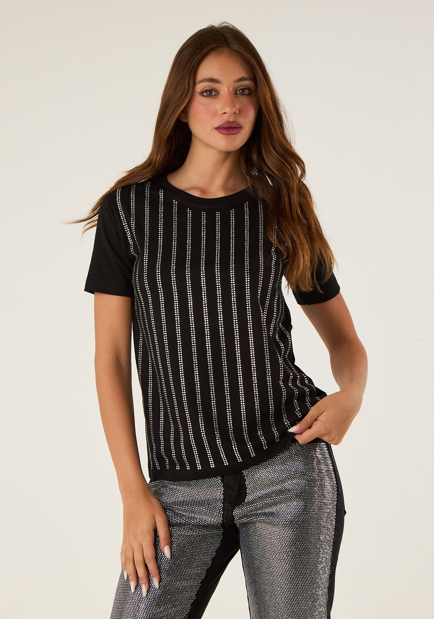 T-shirt con applicazioni a righe