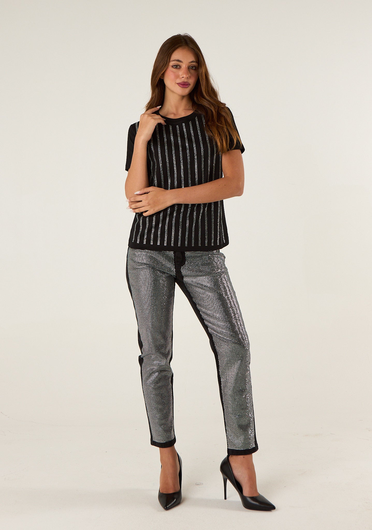 T-shirt con applicazioni a righe