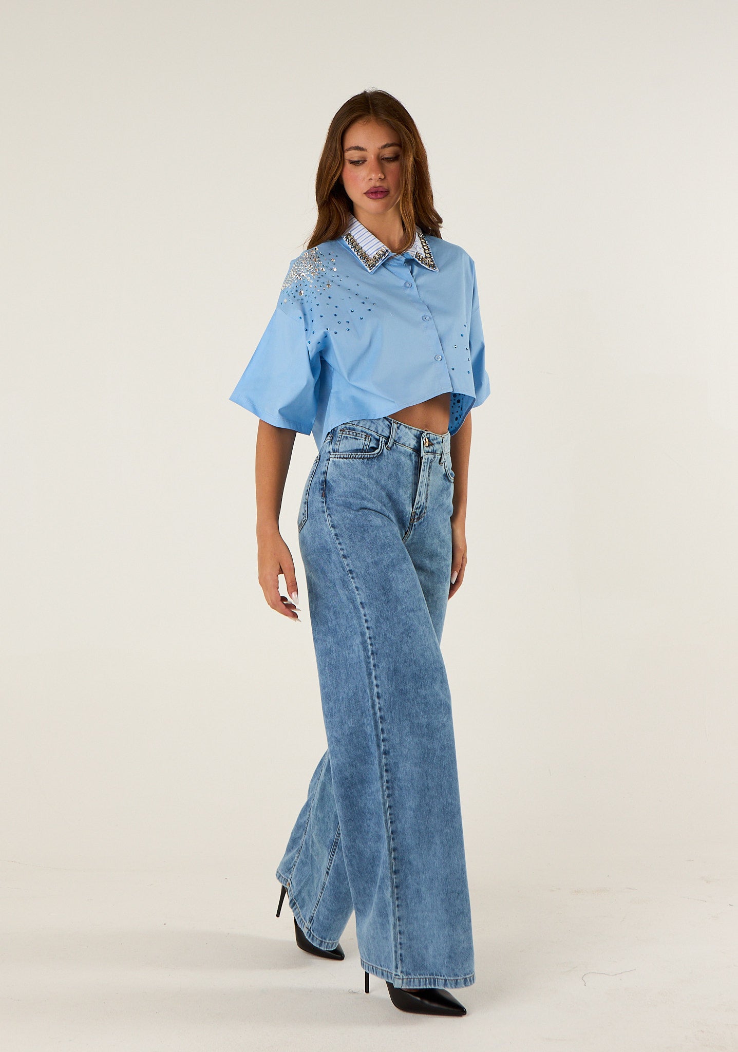 Camicia crop con colletto a contrasto