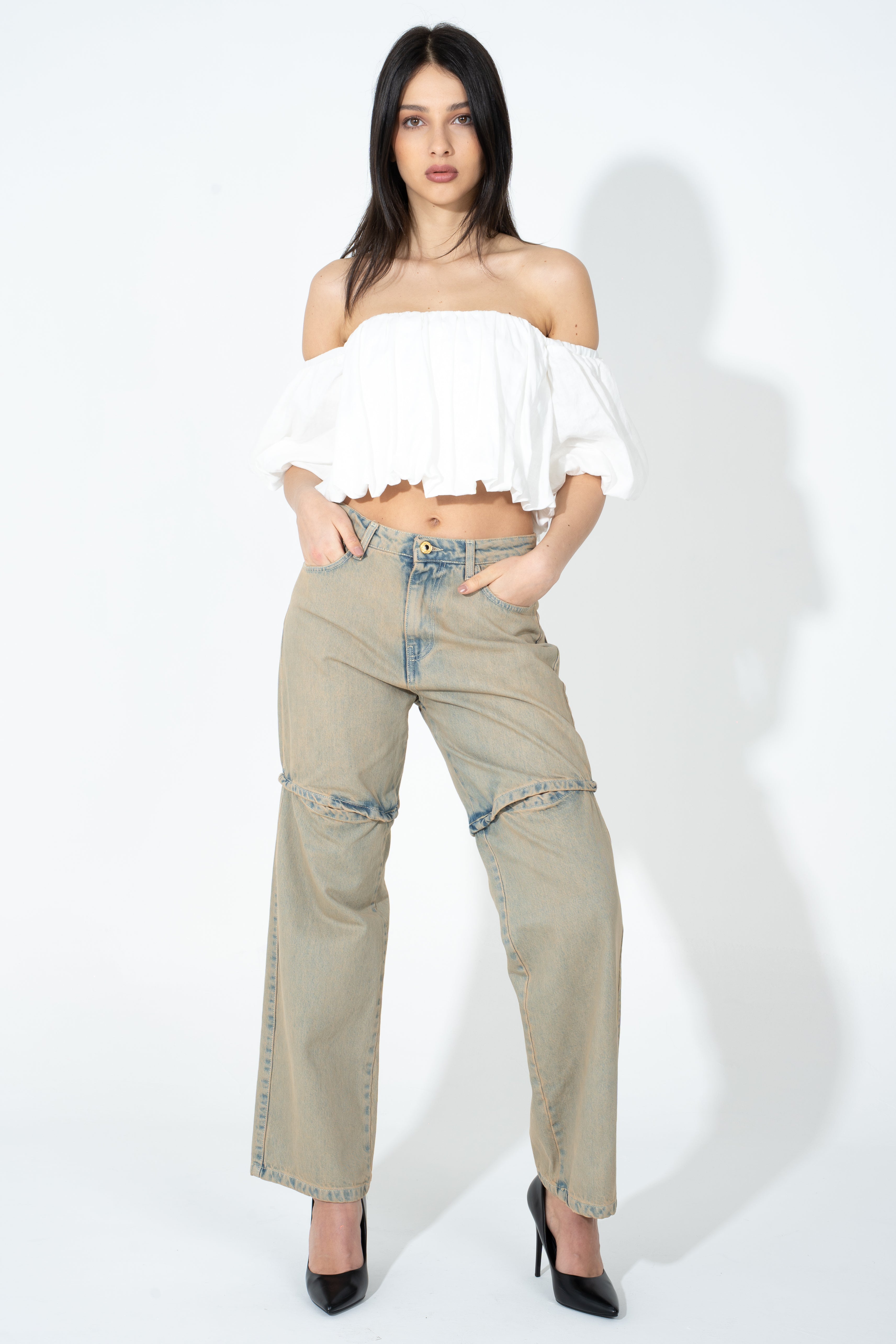 Jeans con tagli