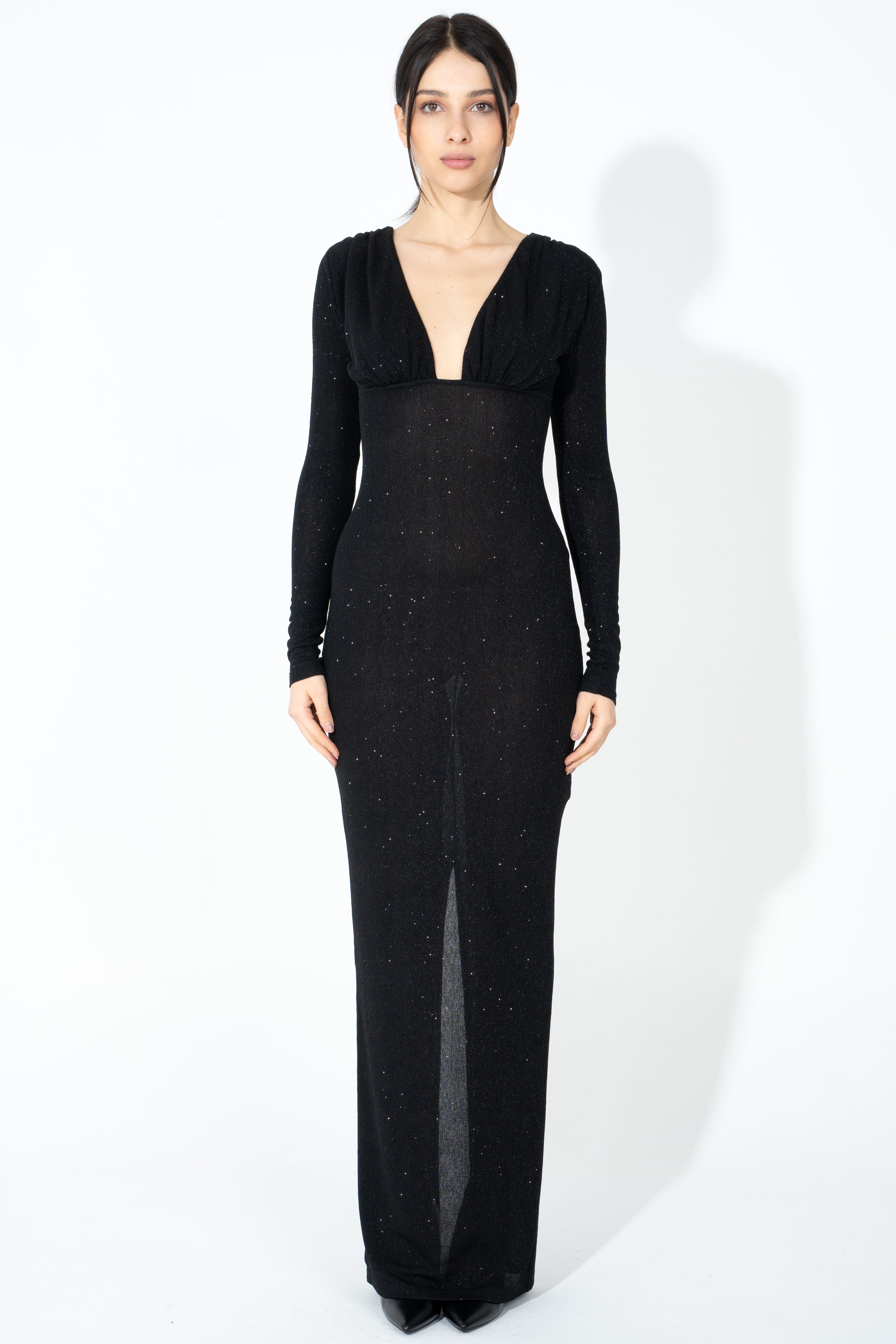 Abito lungo con spacco posteriore