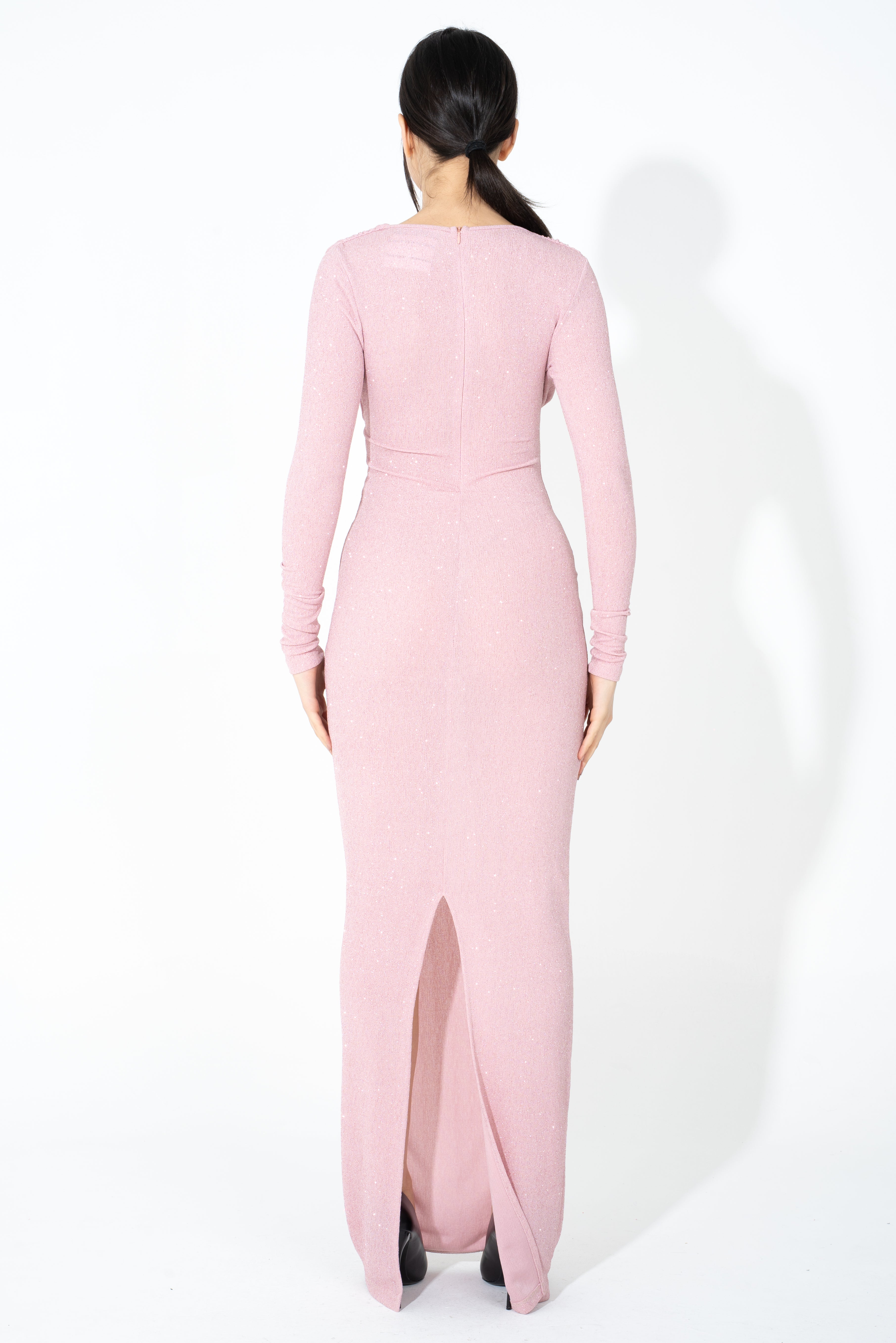 Abito lungo con spacco posteriore