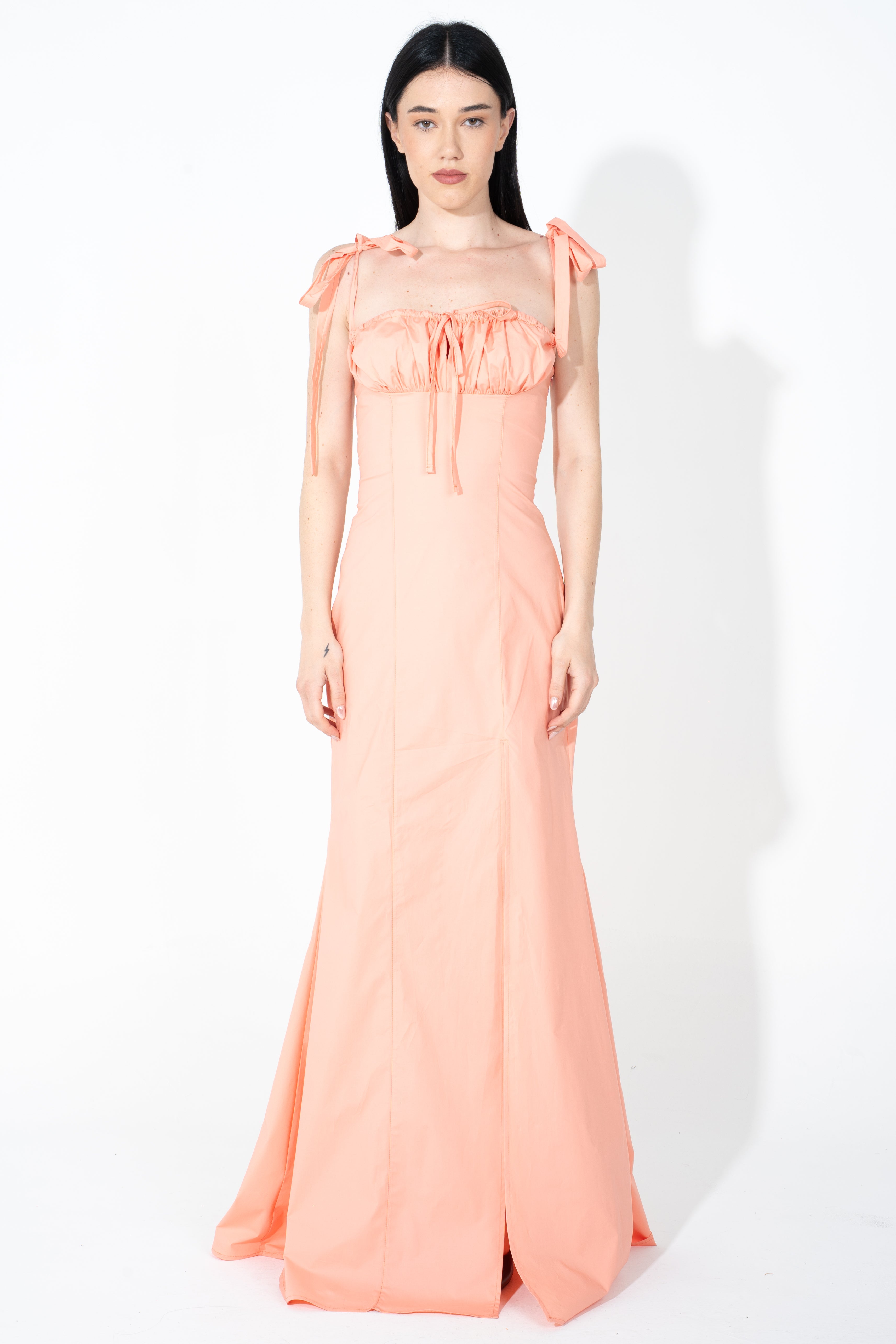 Abito lungo con spacco laterale