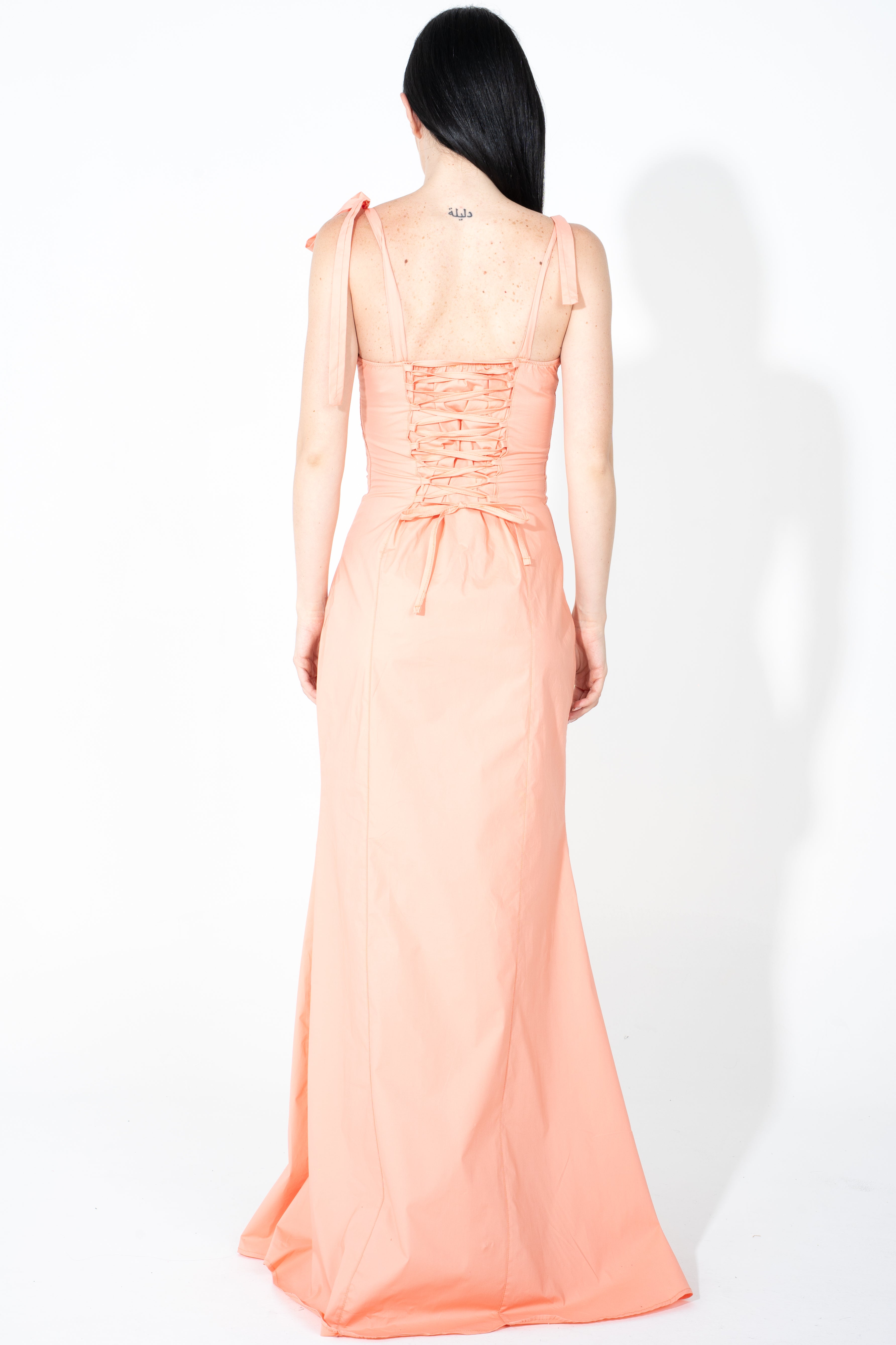 Abito lungo con spacco laterale