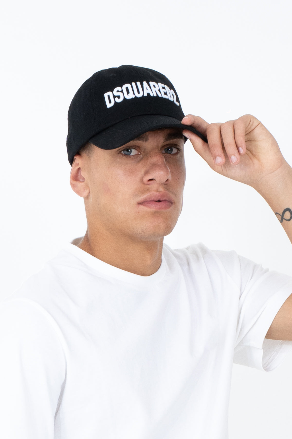 Cappello con visiera