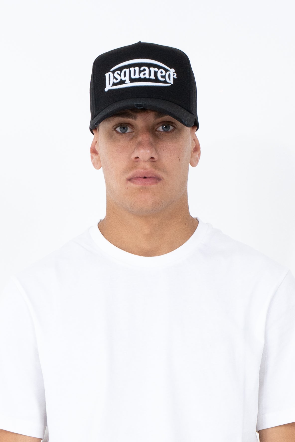 Cappello con visiera