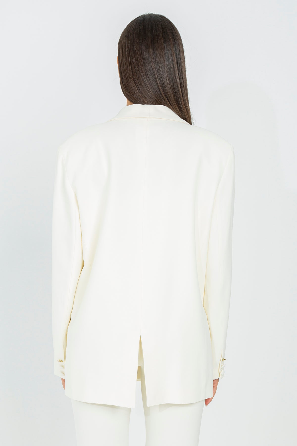 Jacket with wide lapels