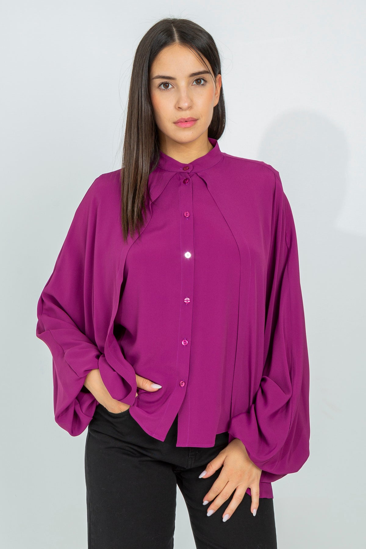 Silk shirt with piping collar