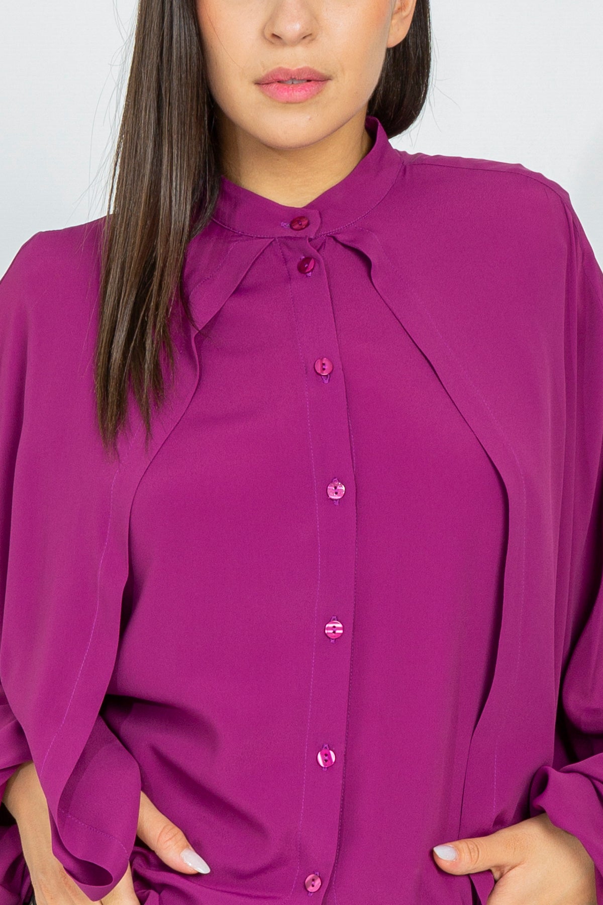 Silk shirt with piping collar