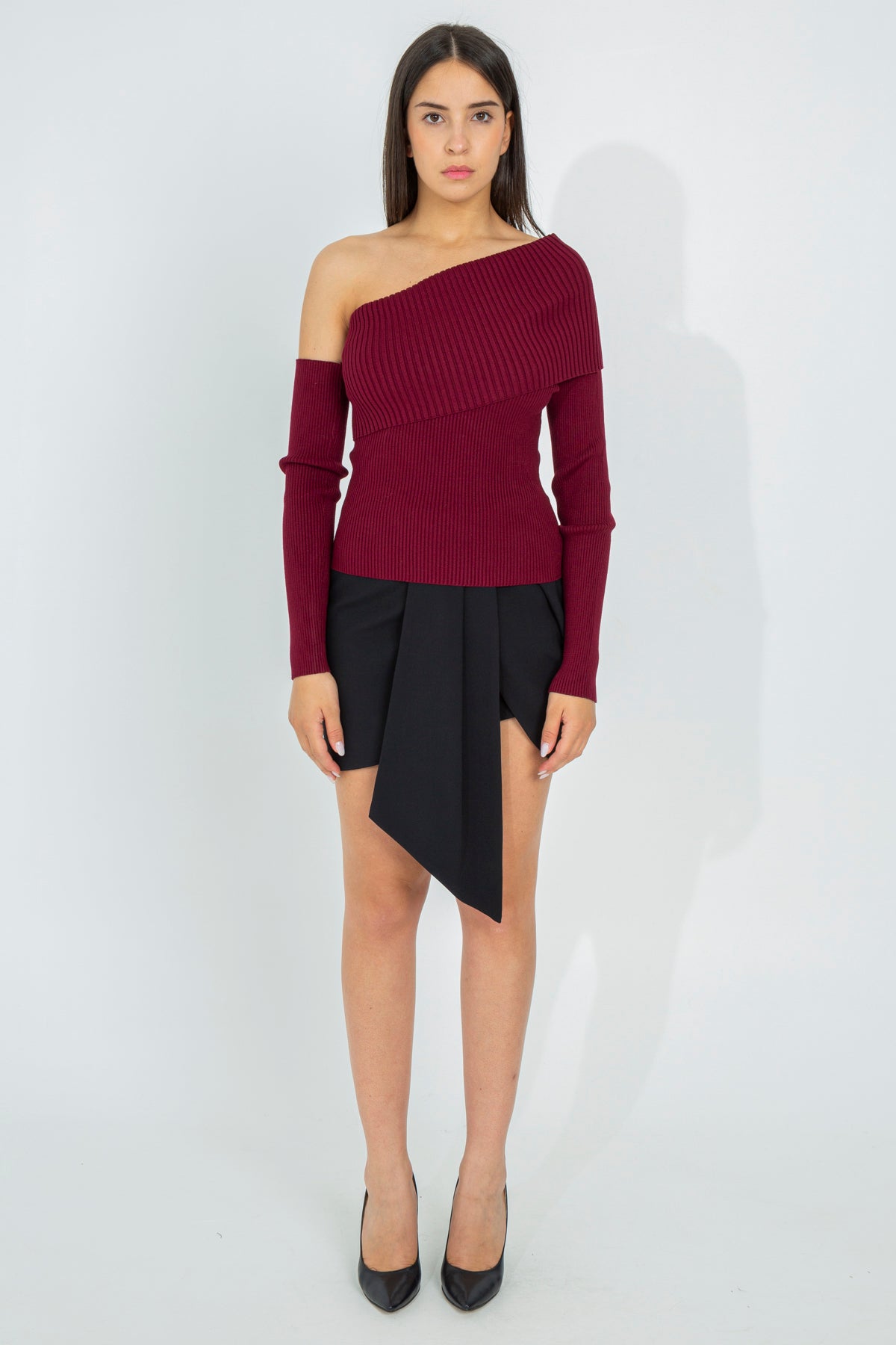 Ribbed one-shoulder sweater