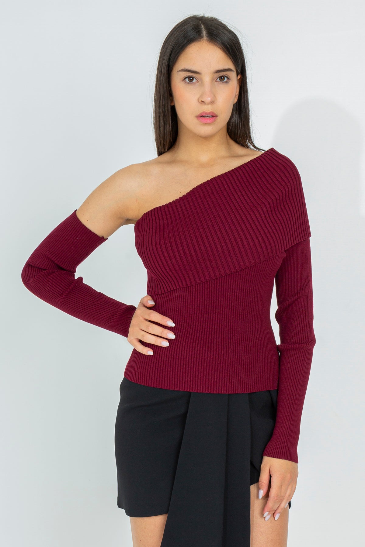 Ribbed one-shoulder sweater