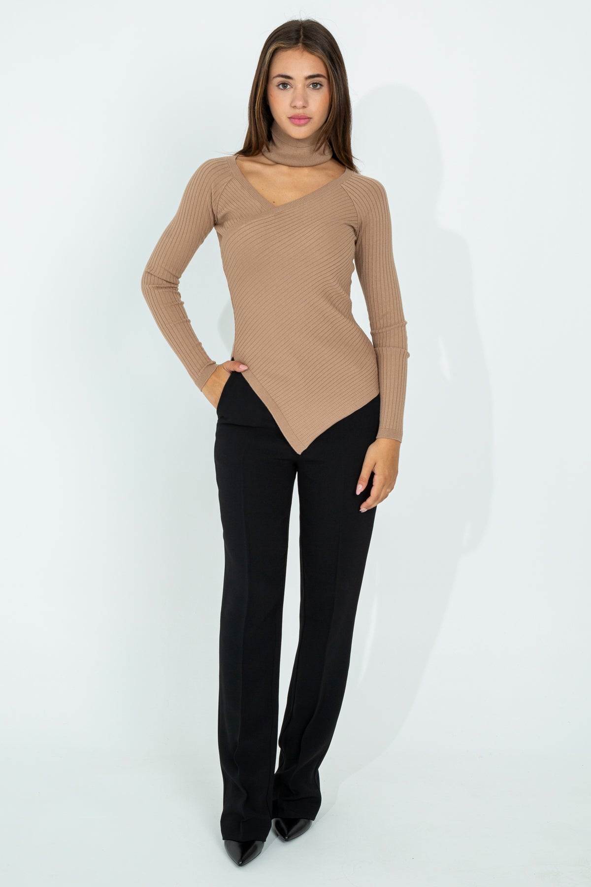 Ribbed sweater with removable collar