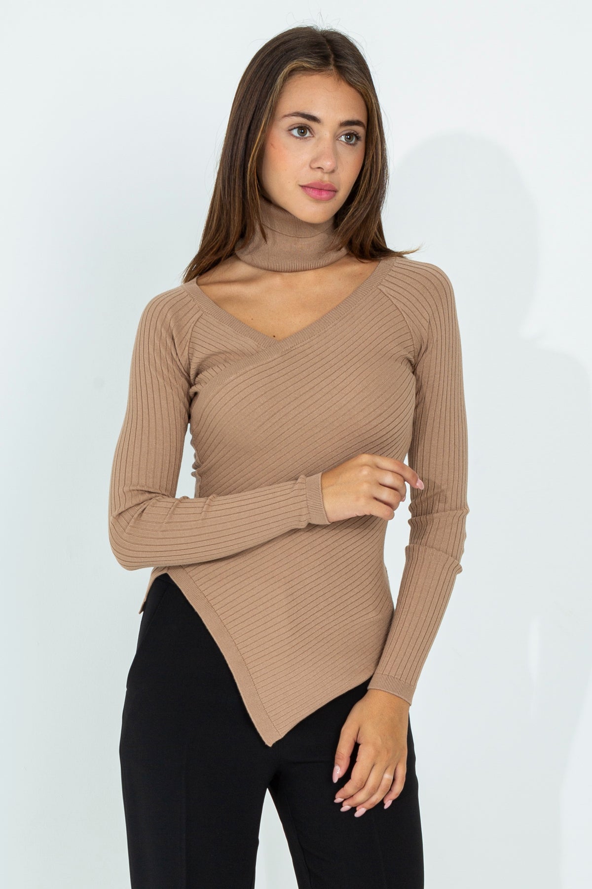 Ribbed sweater with removable collar