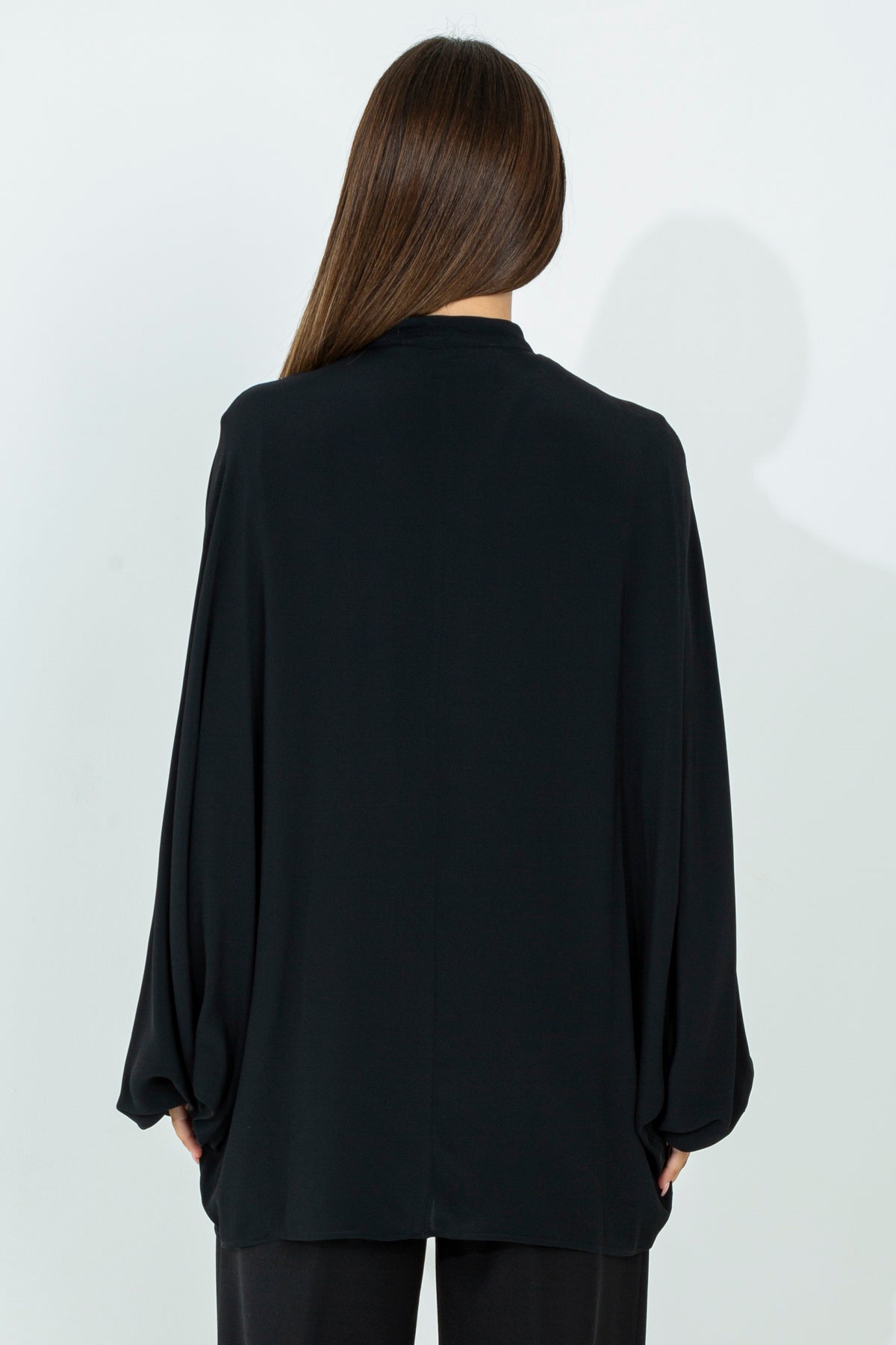 Silk shirt with piping collar