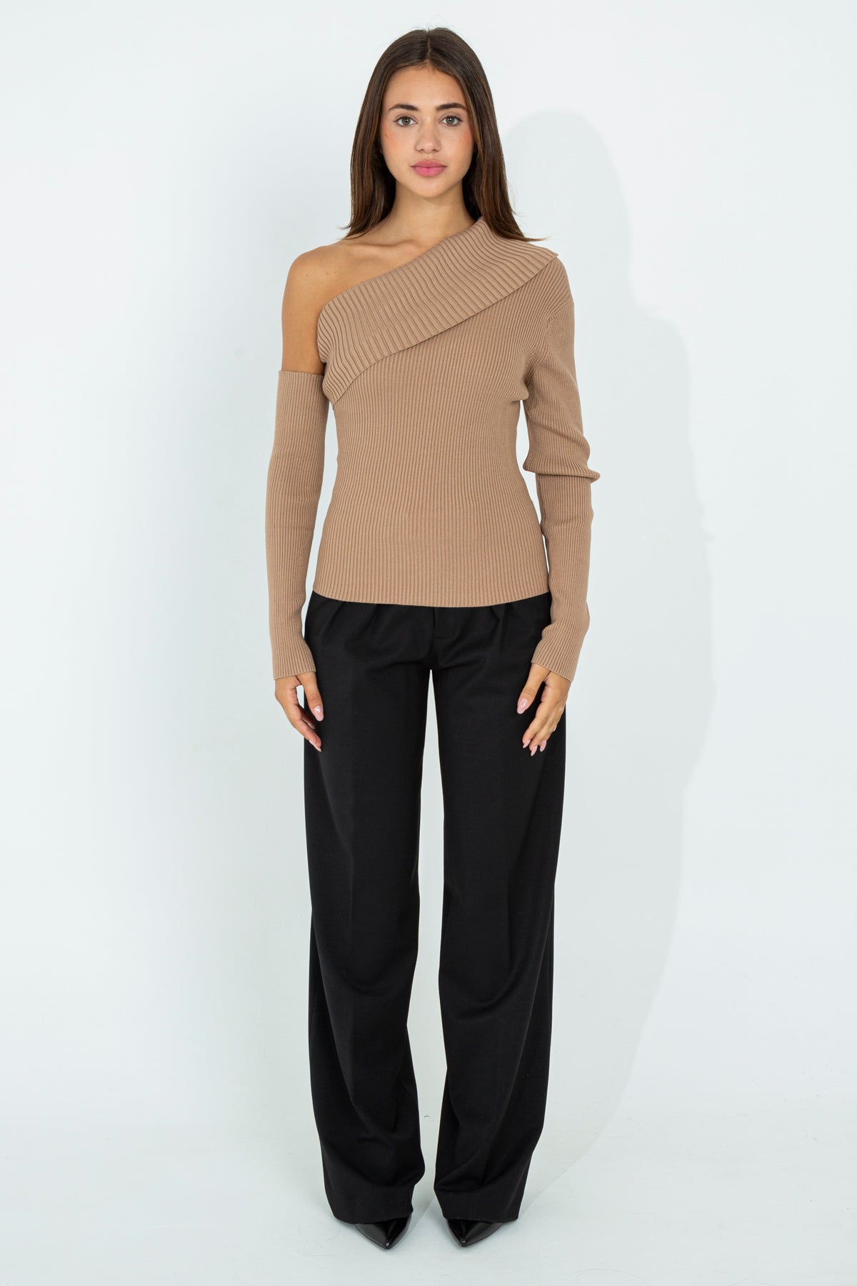 Ribbed one-shoulder sweater