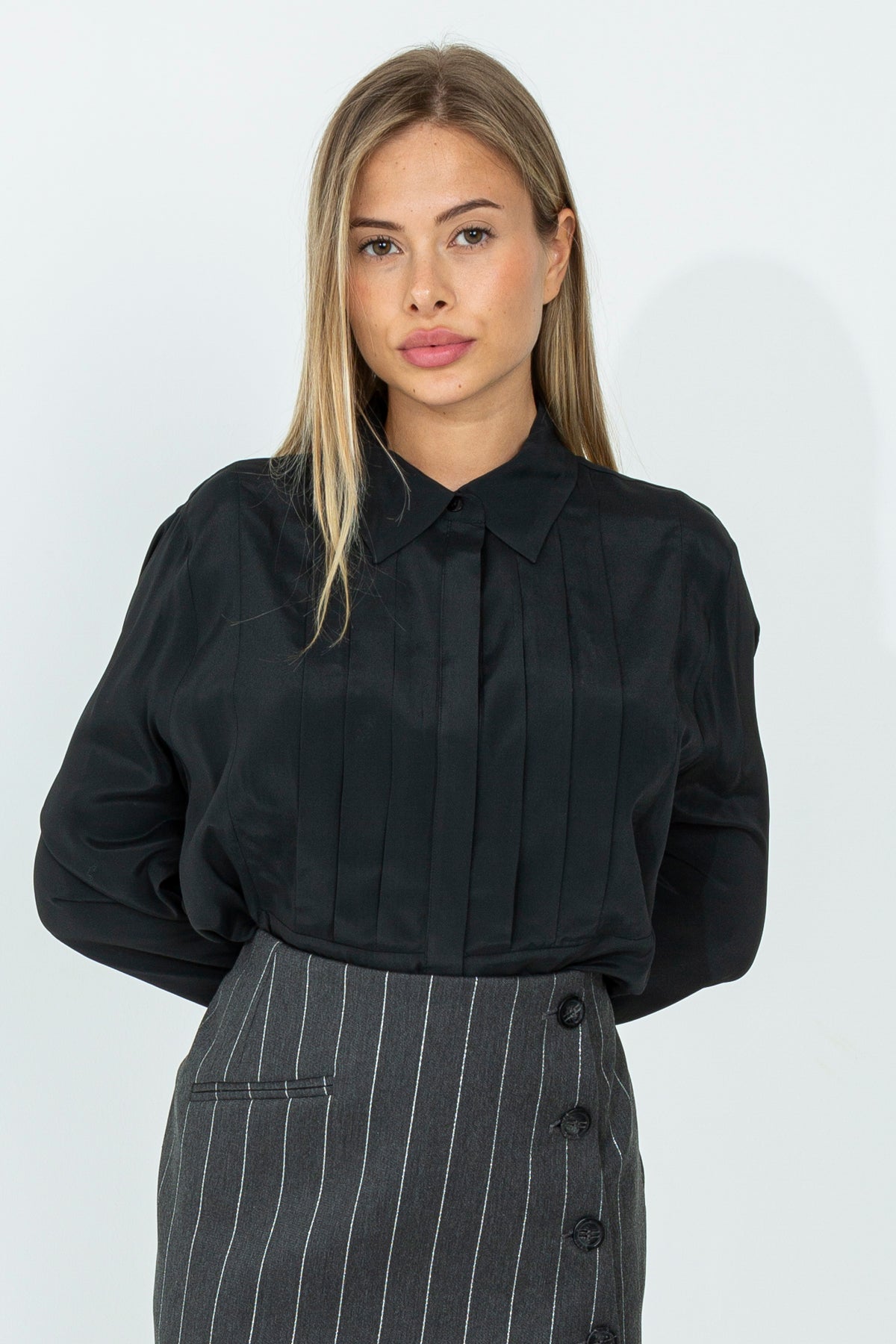 Shirt with front pleats