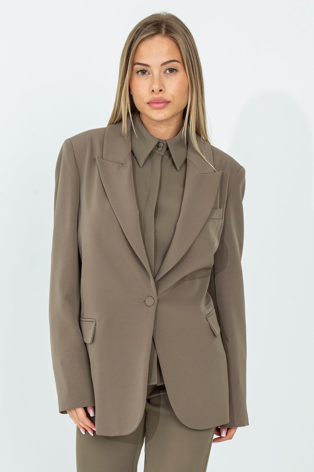 Single-breasted long jacket in solid color