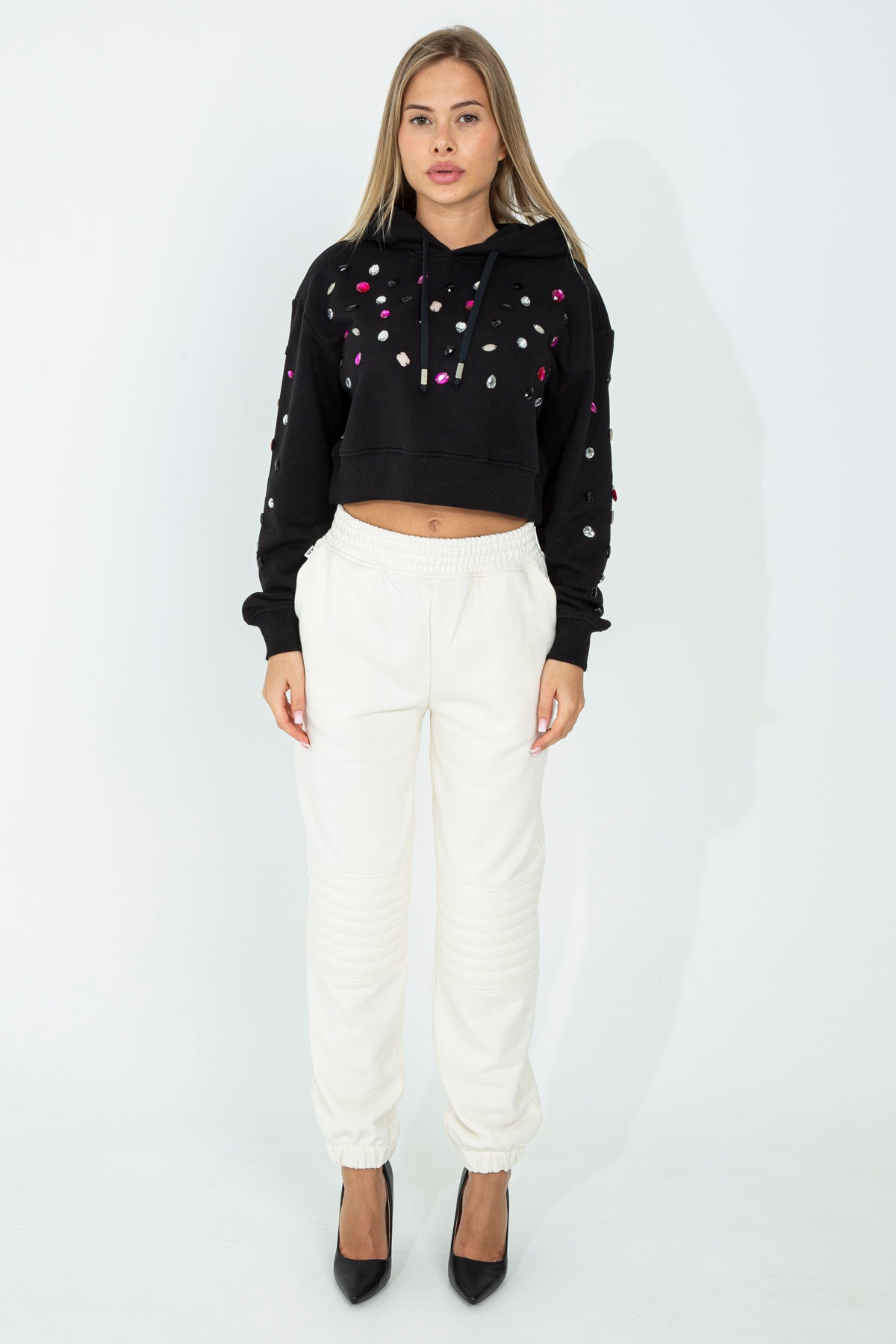 Crop sweatshirt with applications