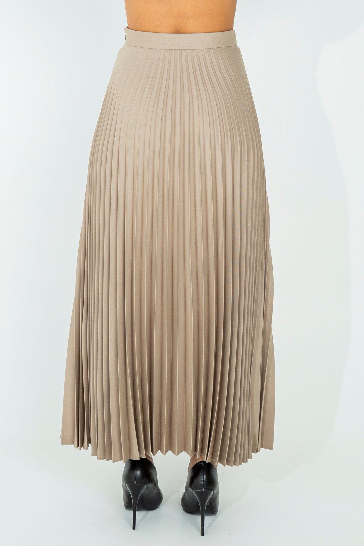 Maxi pleated skirt