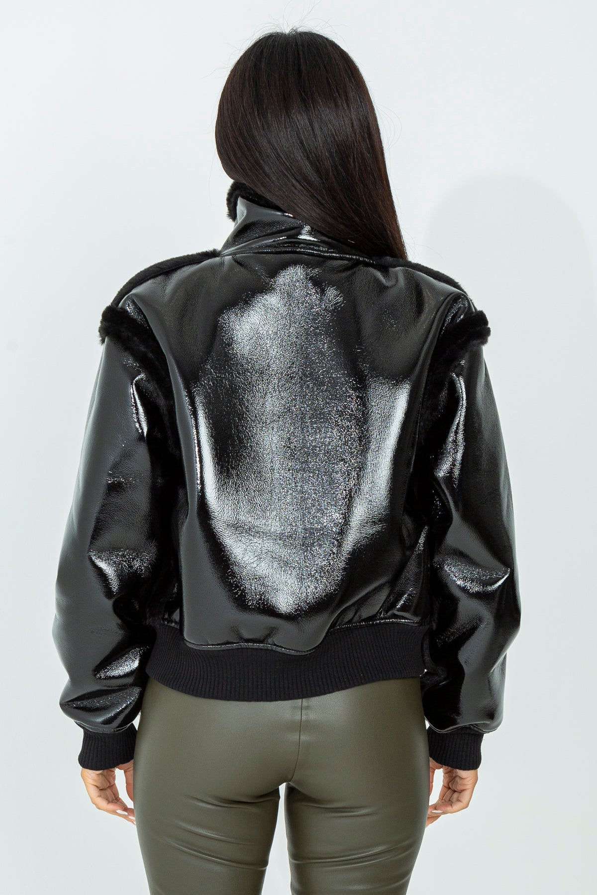 Short bomber jacket with fur inserts