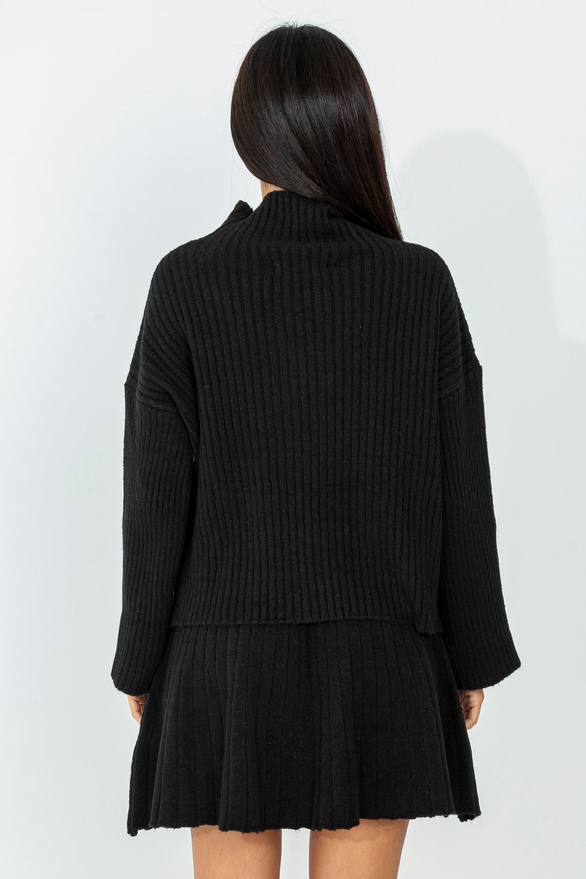 Ribbed crater neck sweater