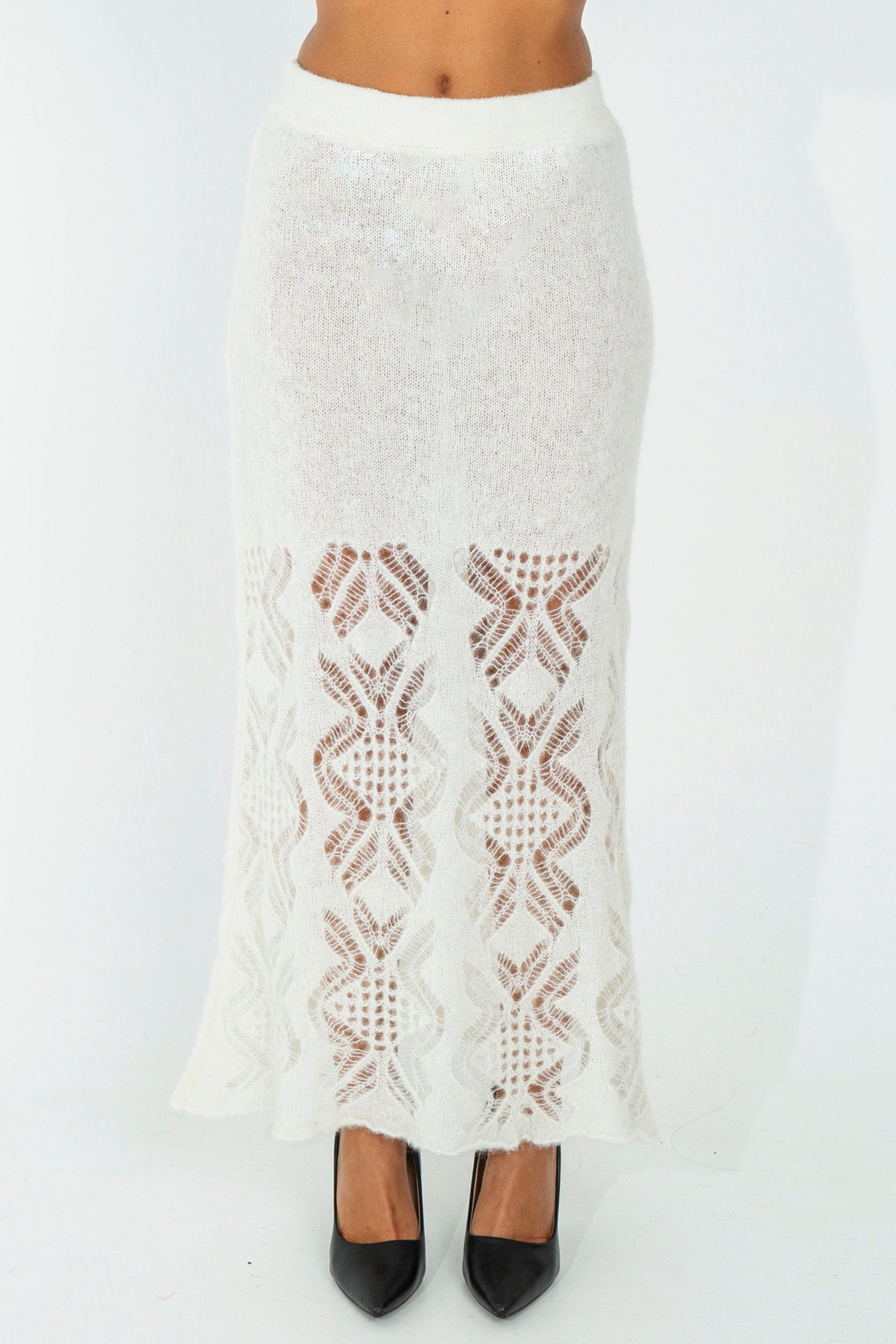 Long skirt in lace stitch