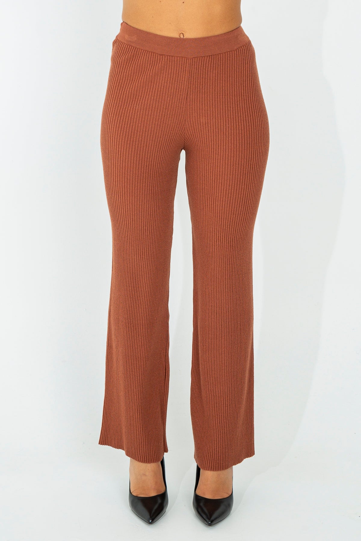 Ribbed knit trousers