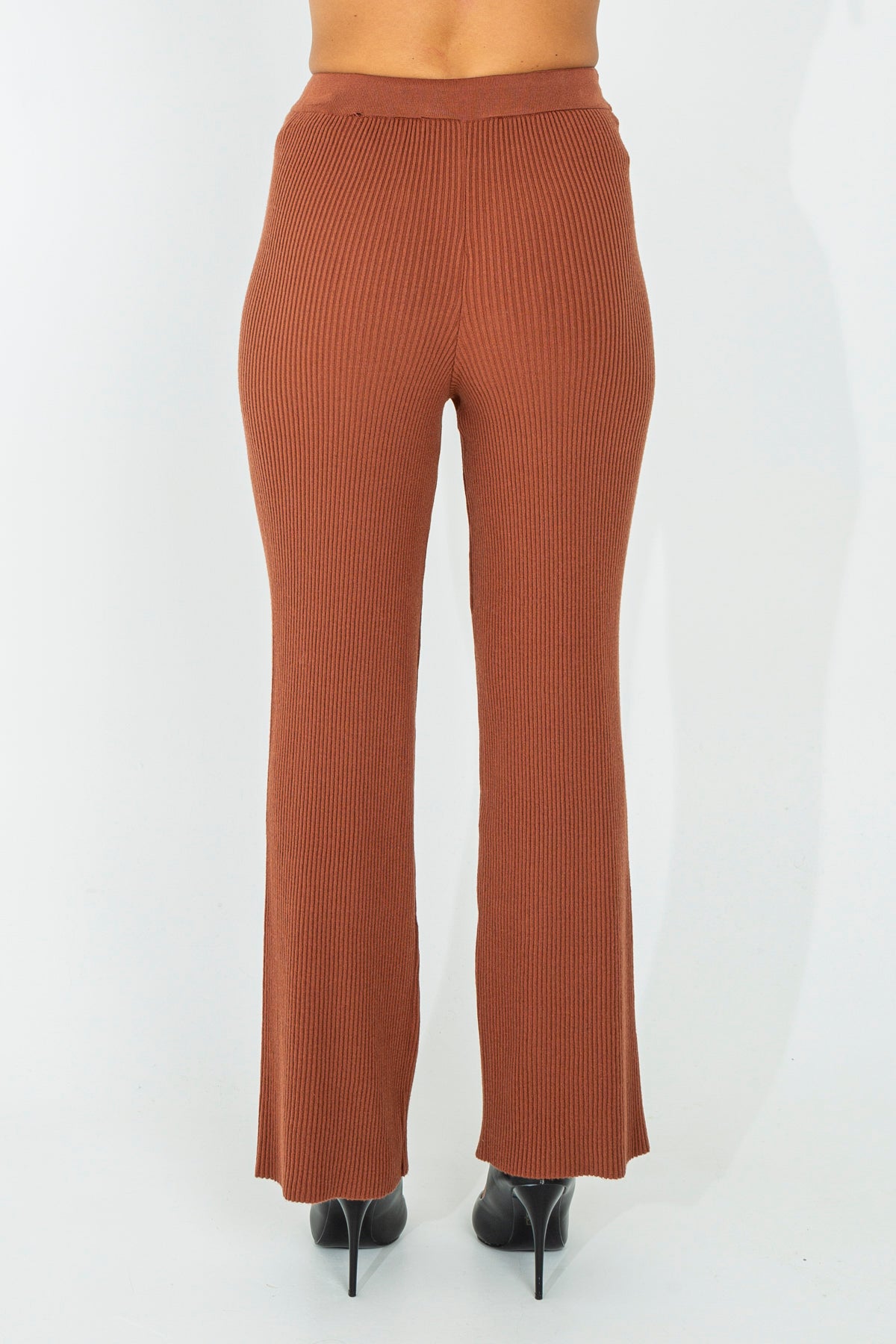 Ribbed knit trousers