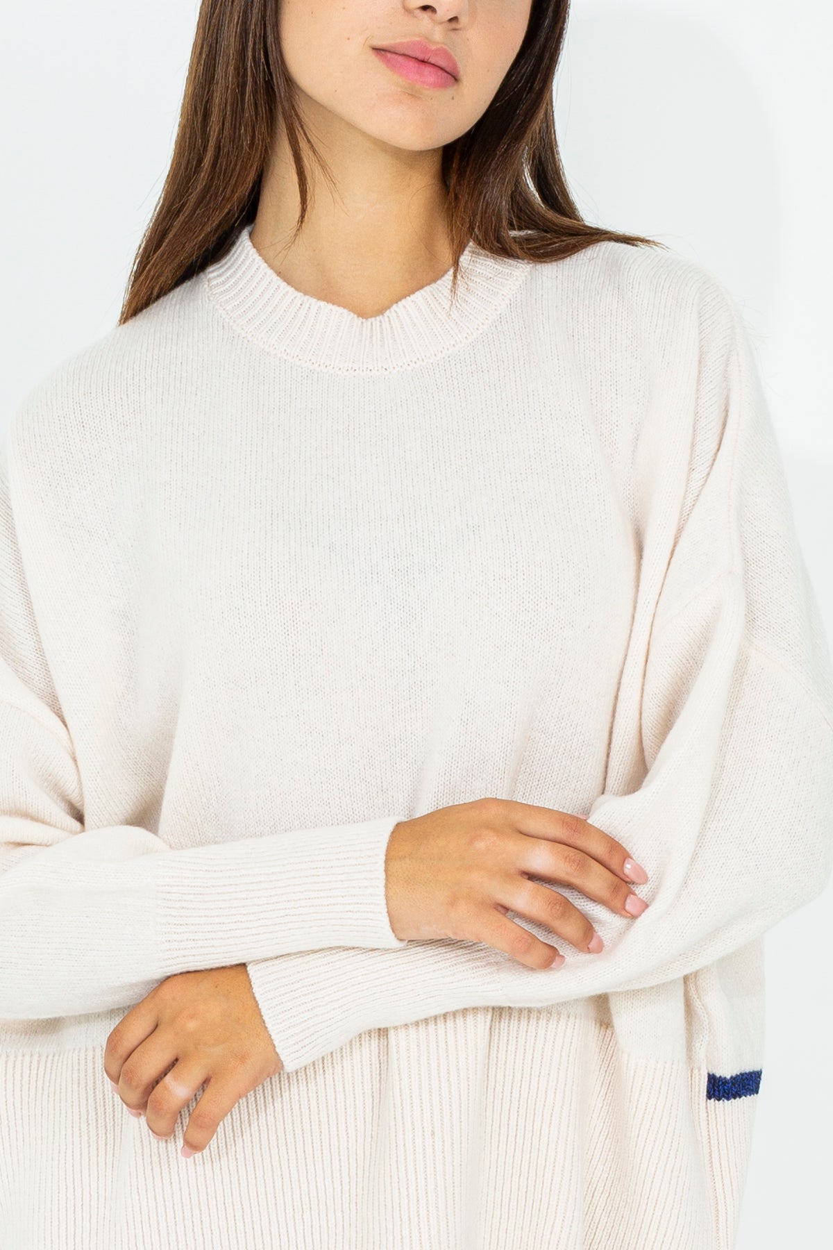 Crew neck sweater with back slit